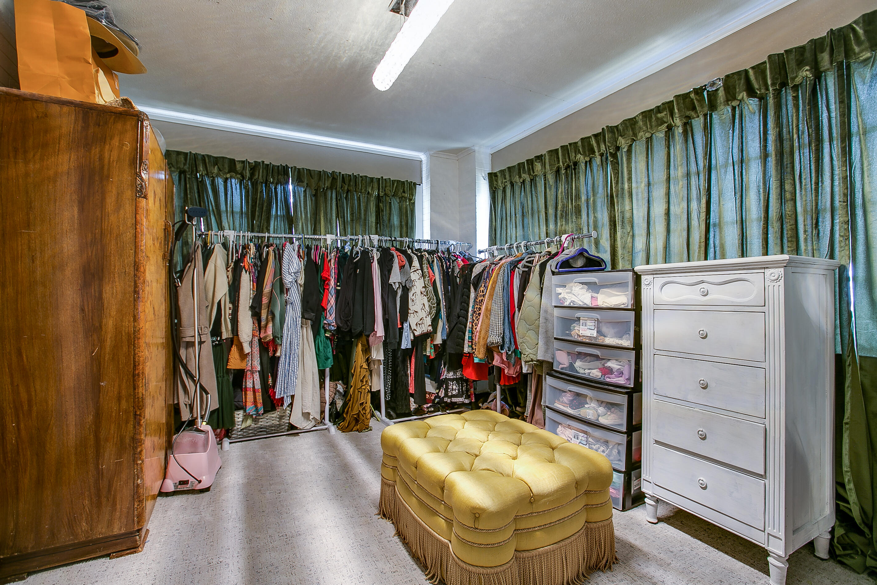 225 W Twohig Avenue Property Photo 35