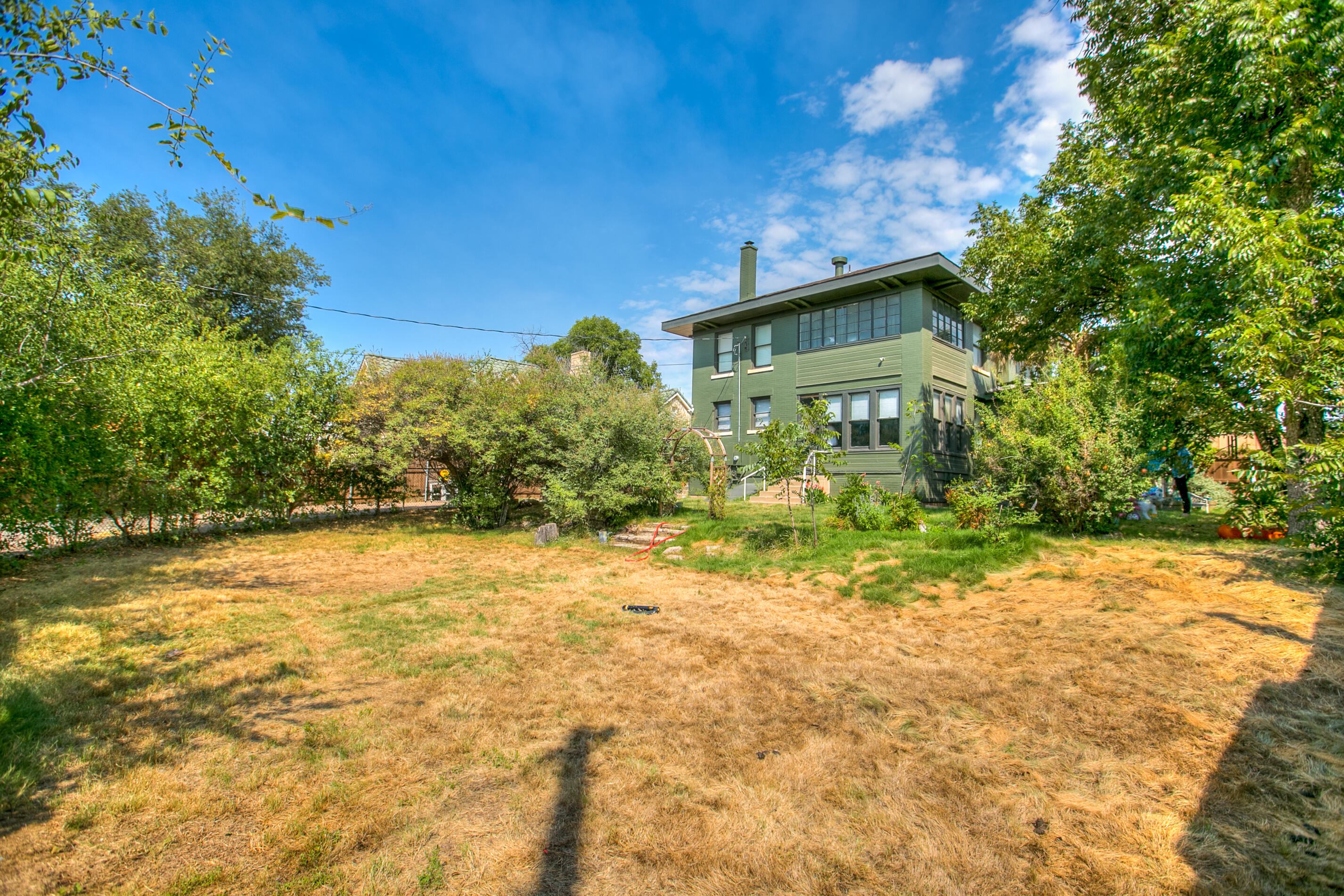225 W Twohig Avenue Property Photo 40