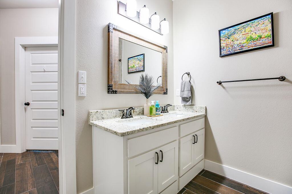 4729 Karsten Creek Drive Property Photo 18