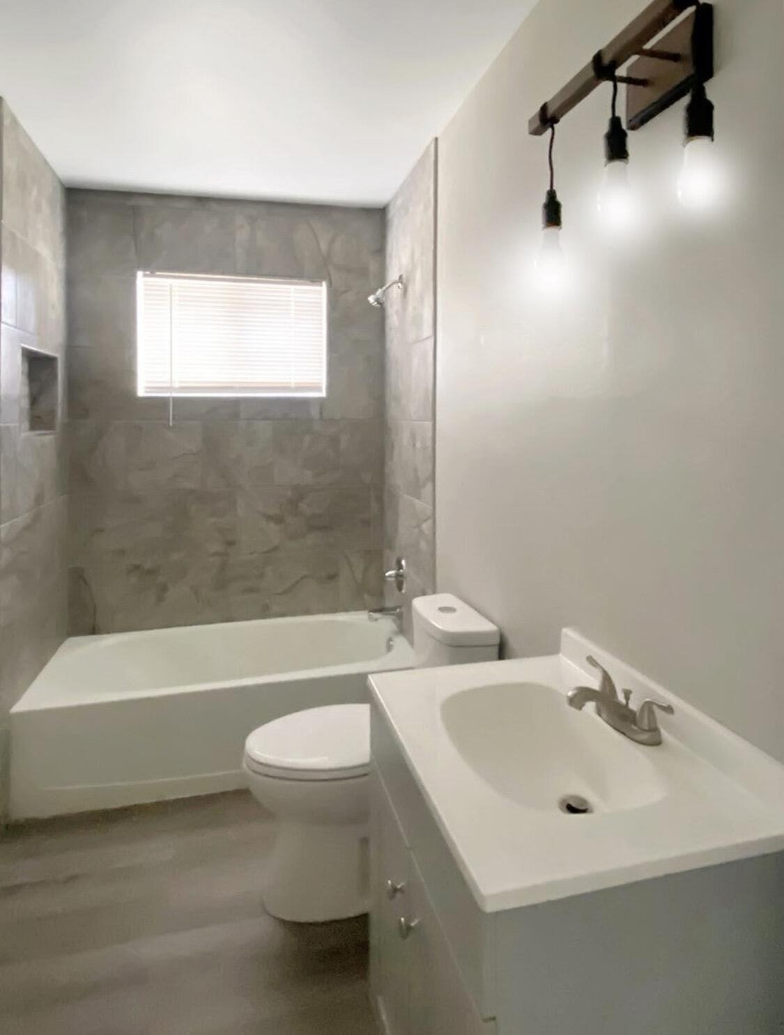 629 W 23rd Street Property Photo 11