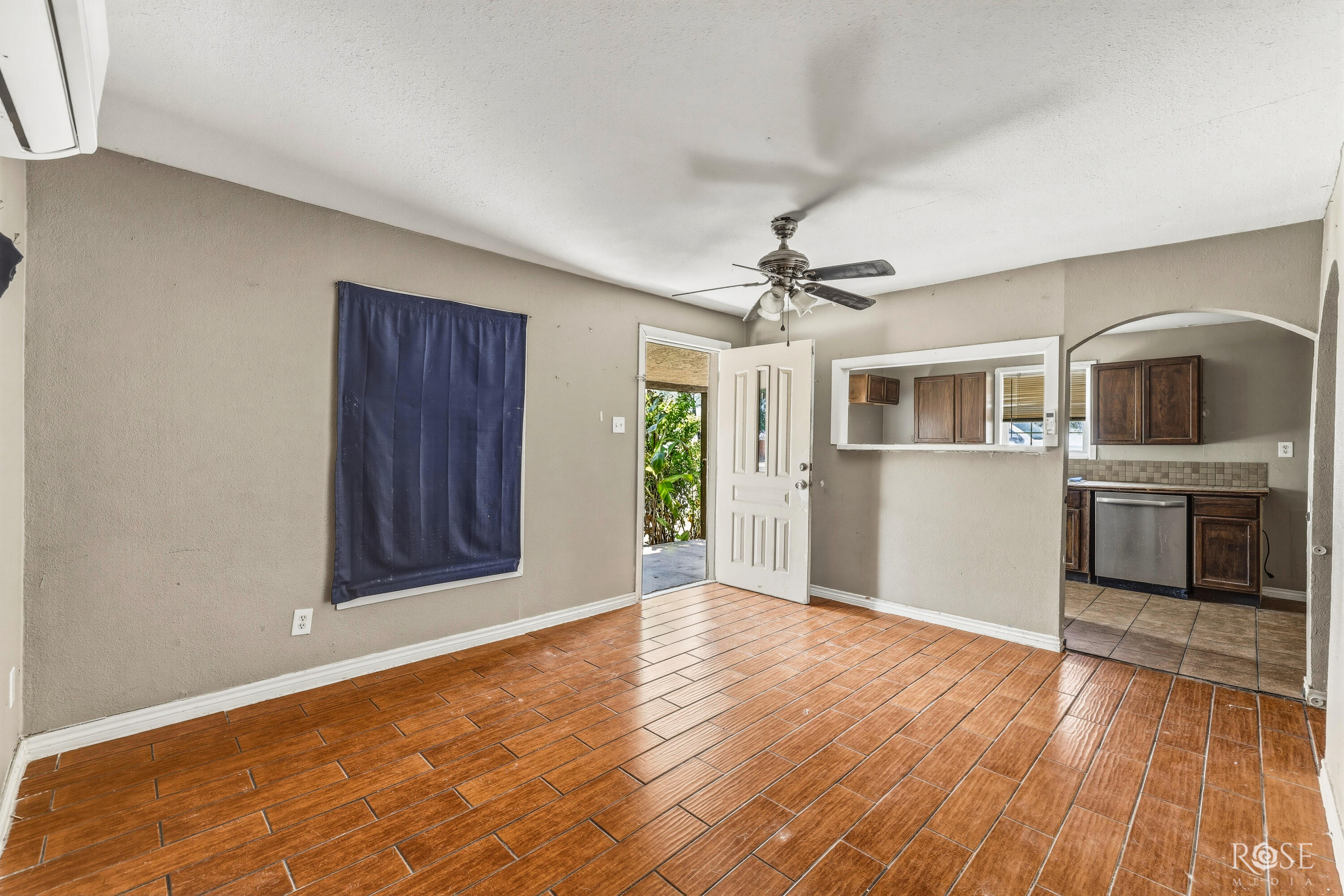 2518 Coleman Street Property Photo 4