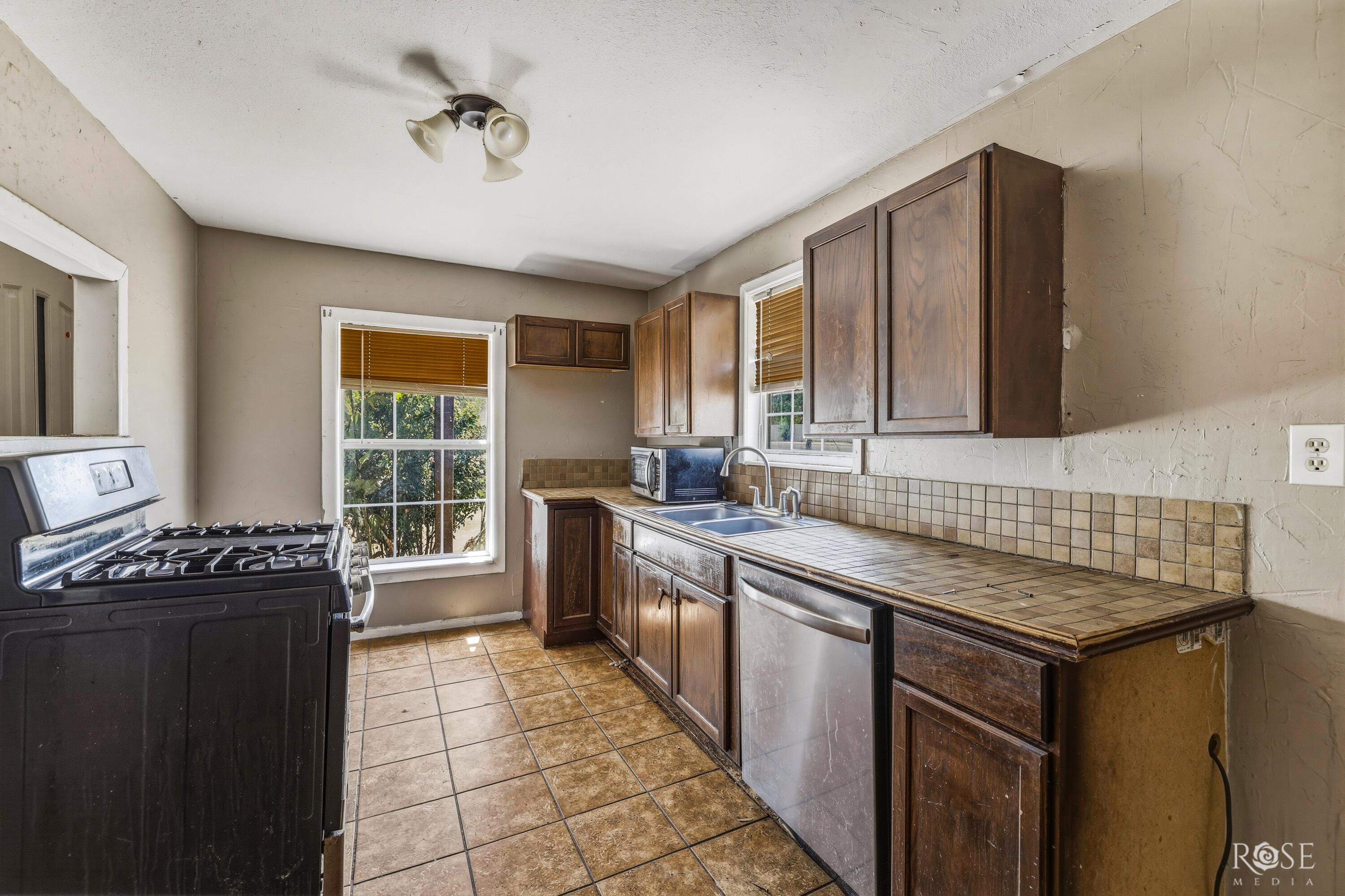 2518 Coleman Street Property Photo 5