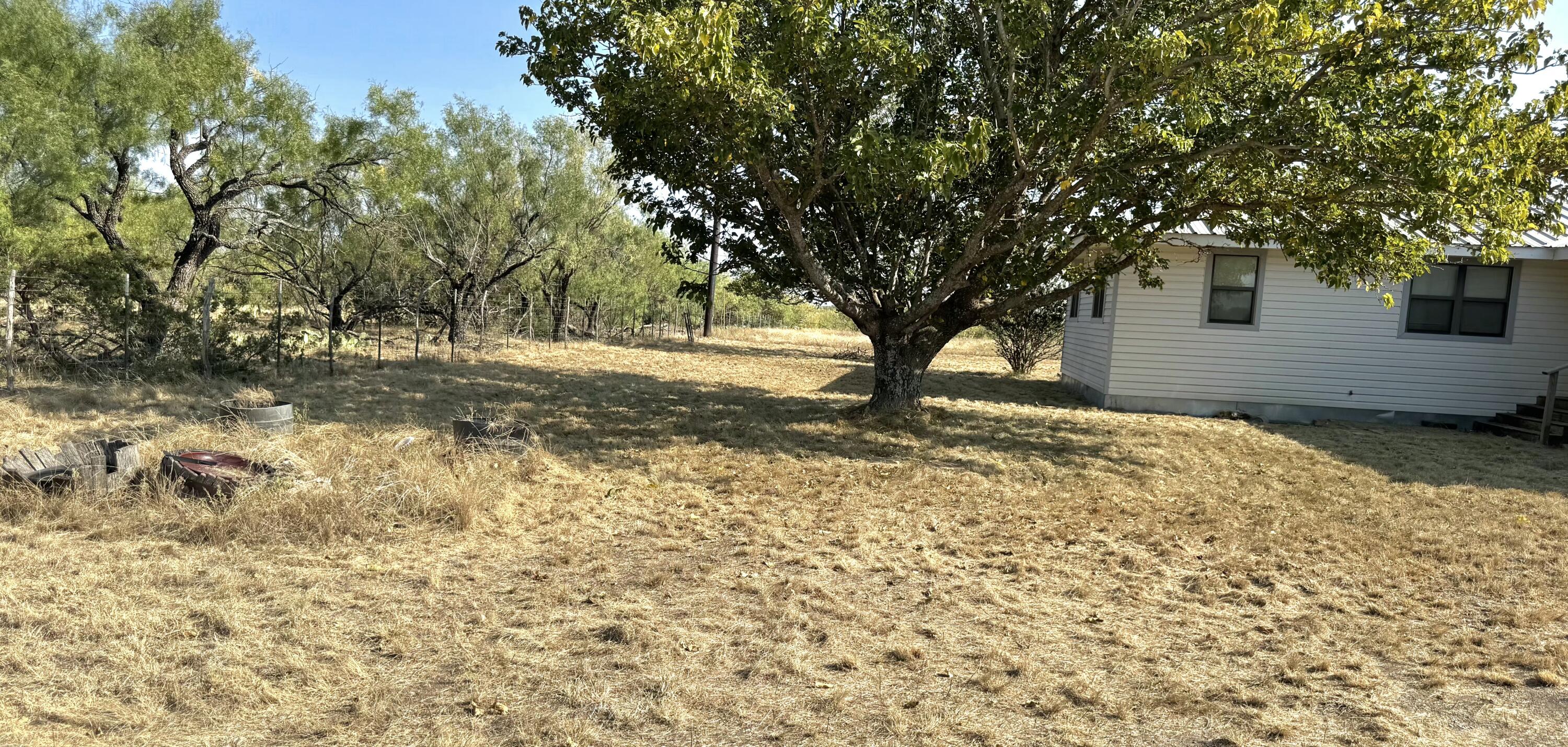 933 Railroad Avenue Property Photo 4