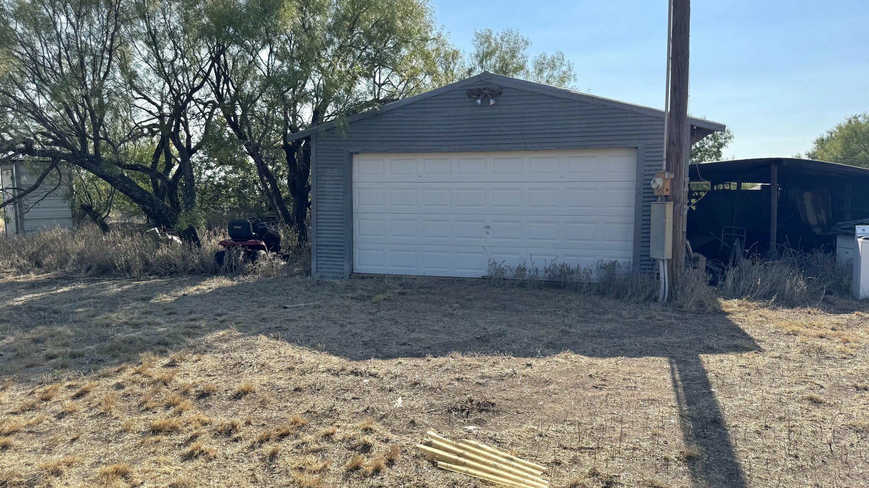 933 Railroad Avenue Property Photo 7