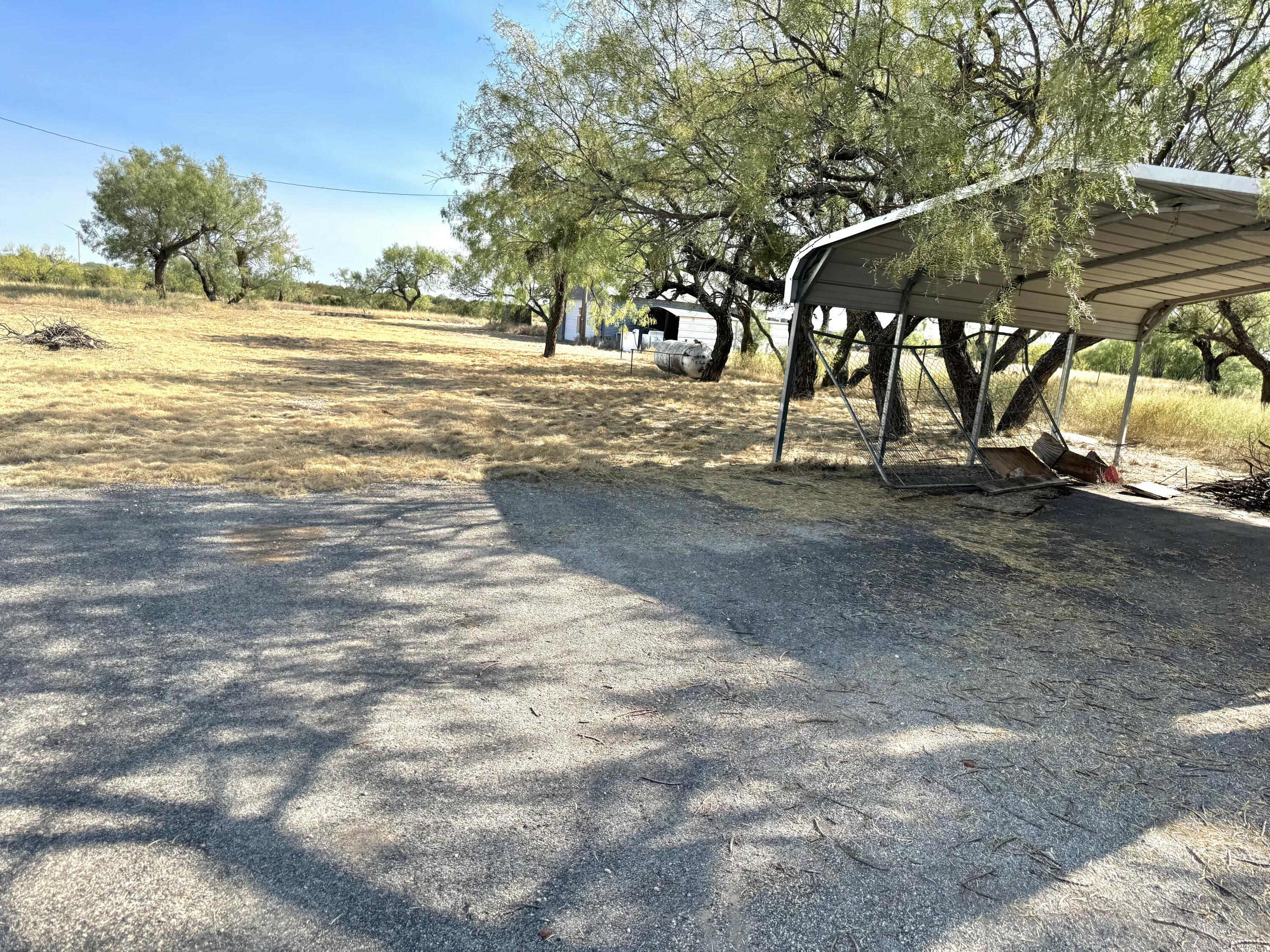 933 Railroad Avenue Property Photo 10