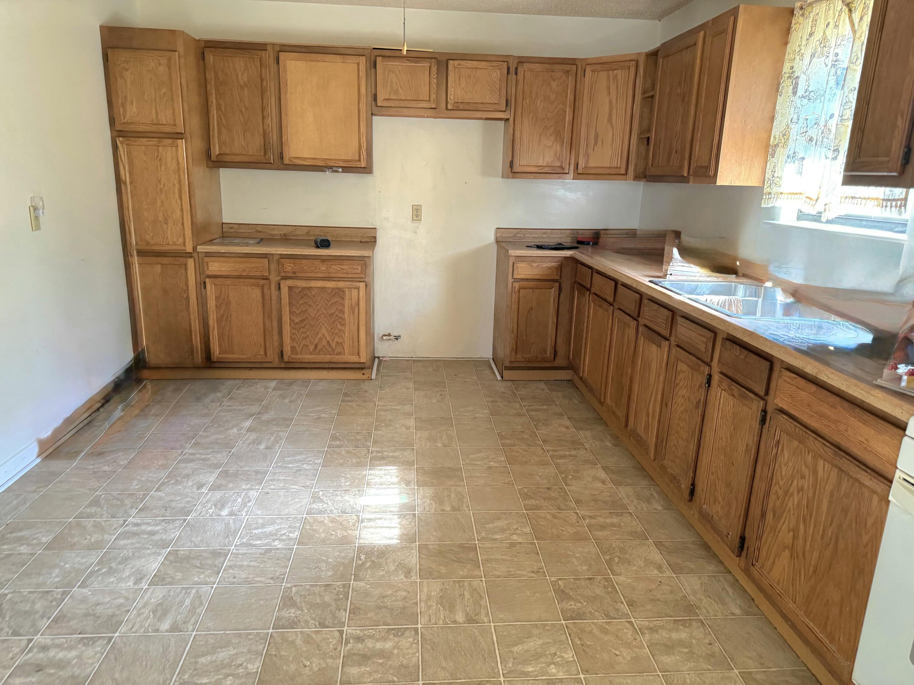933 Railroad Avenue Property Photo 15