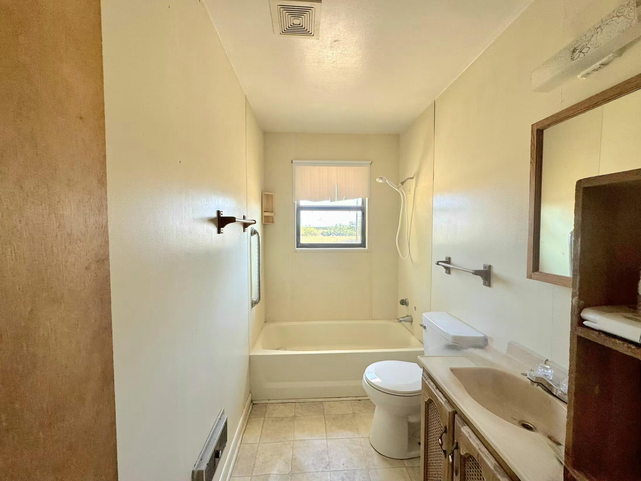 933 Railroad Avenue Property Photo 16
