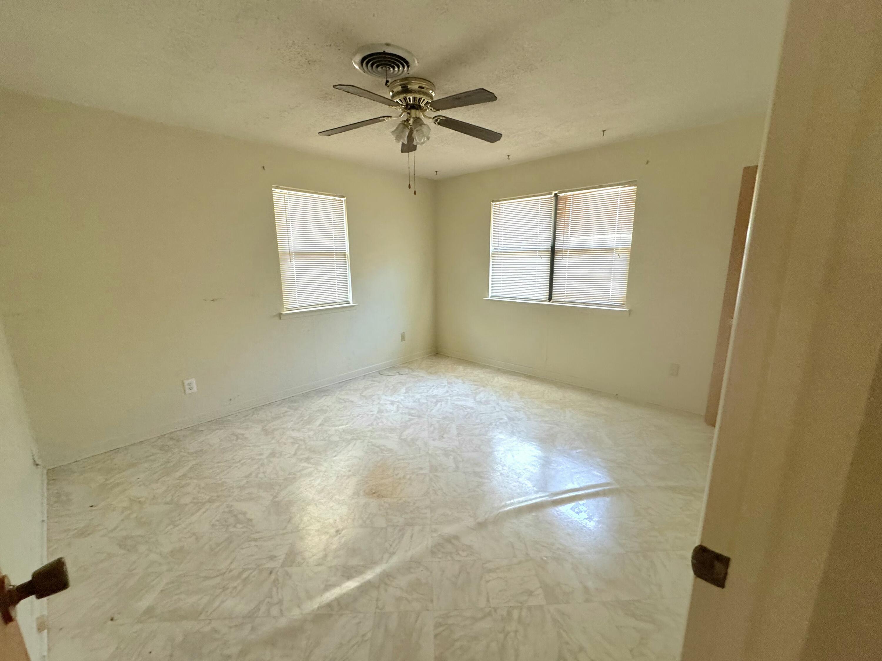 933 Railroad Avenue Property Photo 20
