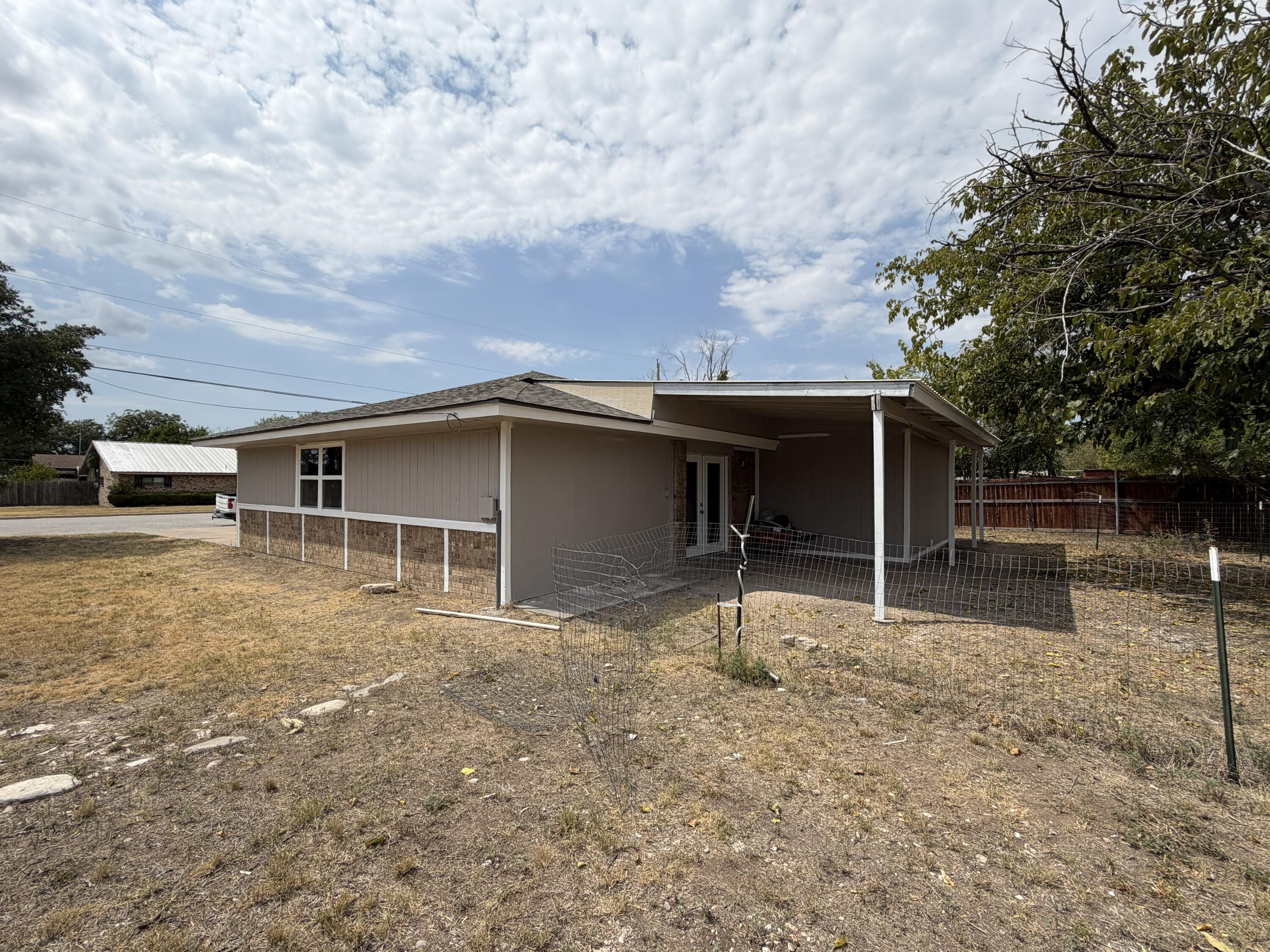 202 S Burleson Street Property Photo 6
