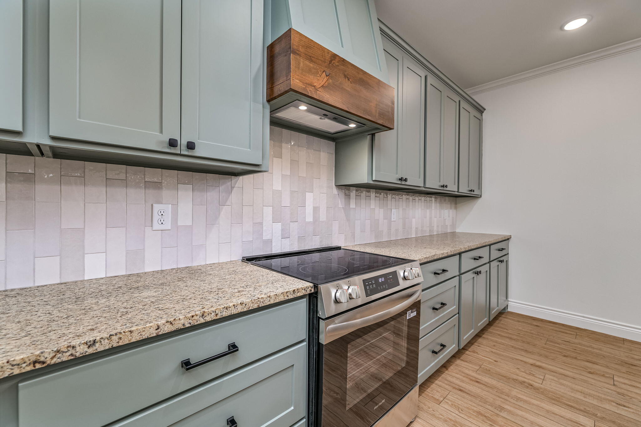 3616 Grandview Drive Property Photo 1