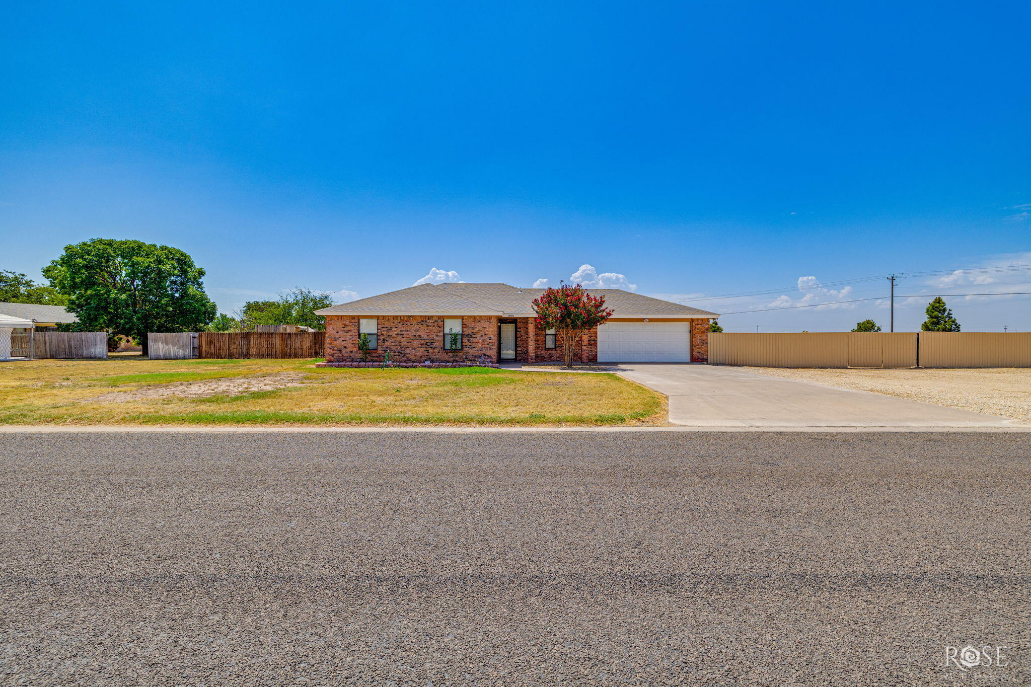 1001 Cricket Lane Property Photo 2