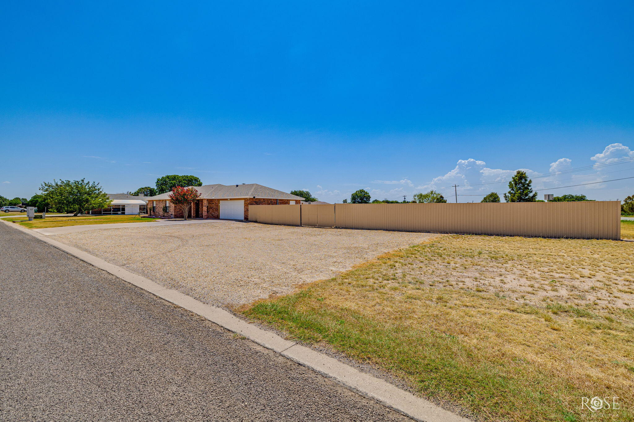 1001 Cricket Lane Property Photo 4
