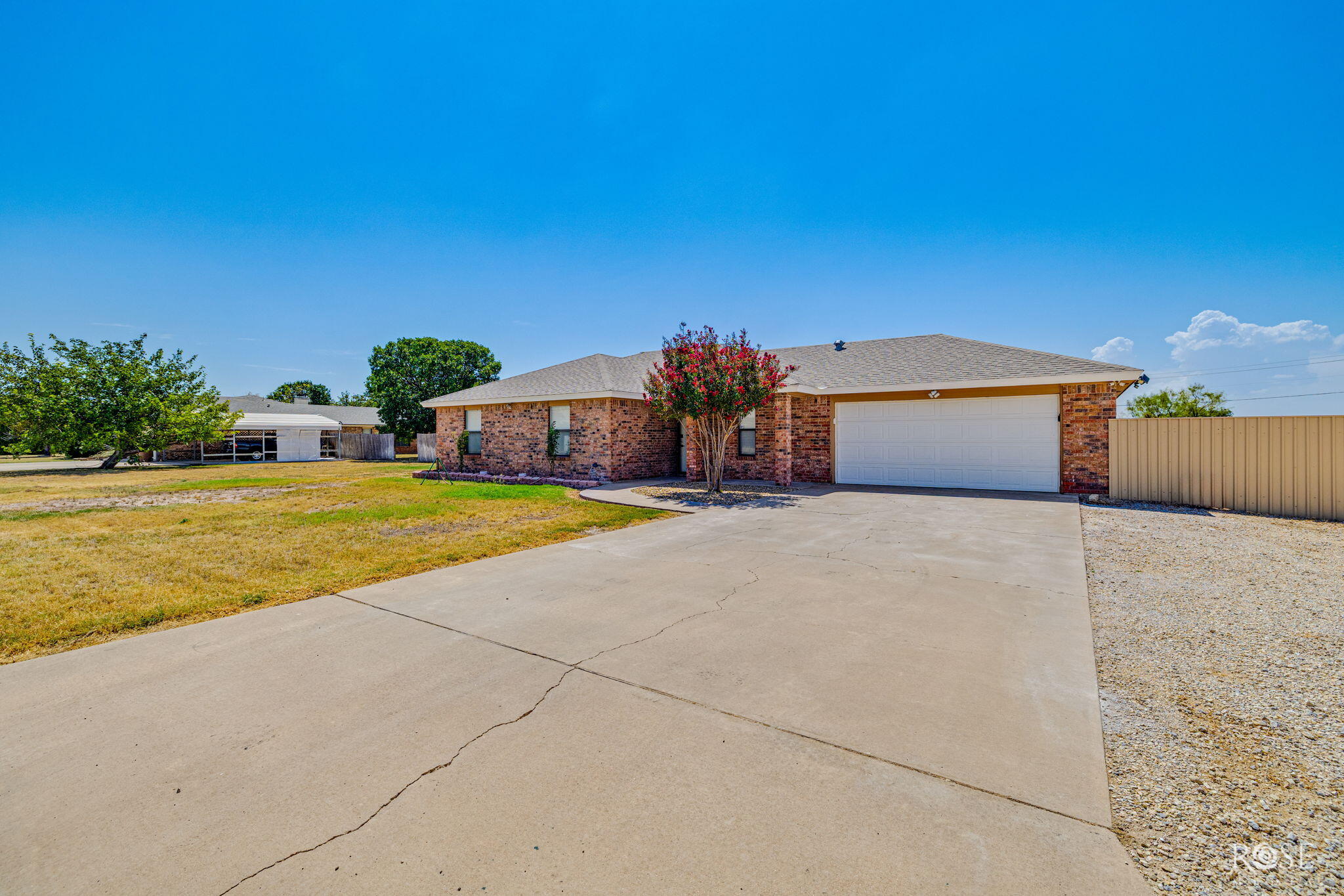 1001 Cricket Lane Property Photo 5