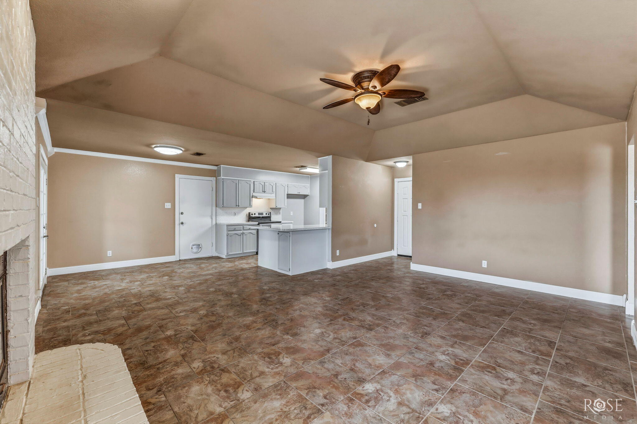 1001 Cricket Lane Property Photo 11