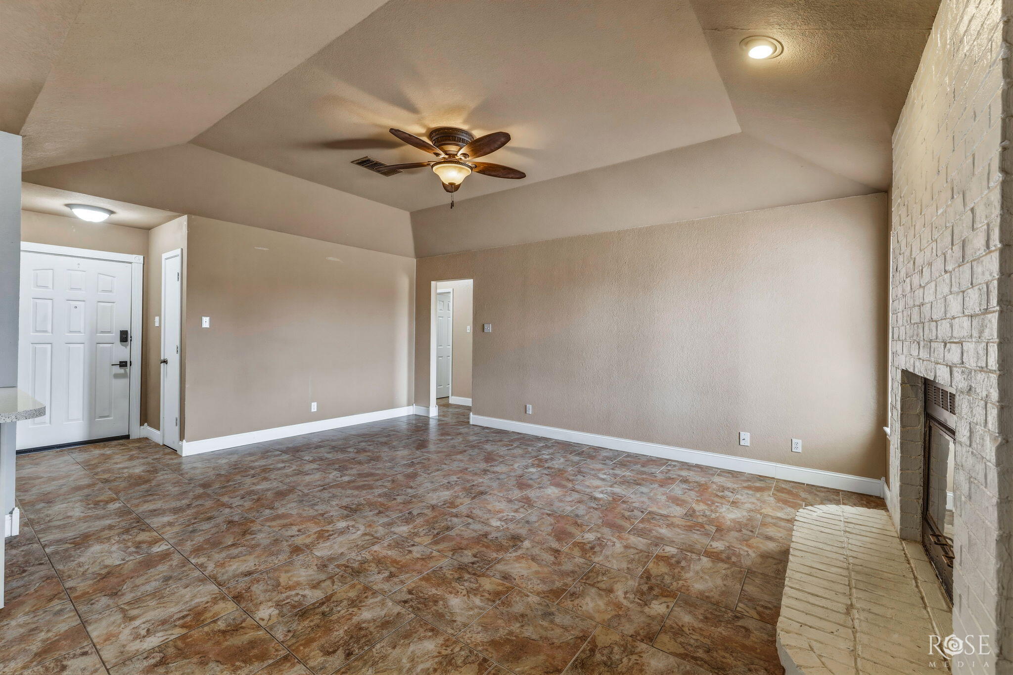 1001 Cricket Lane Property Photo 12