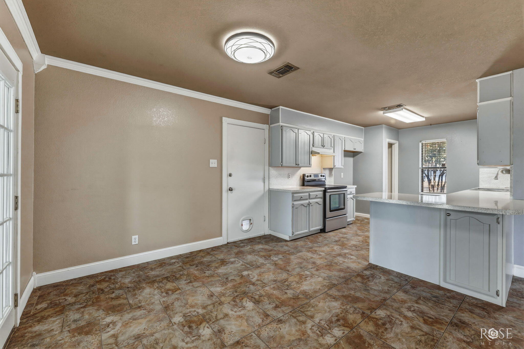 1001 Cricket Lane Property Photo 13