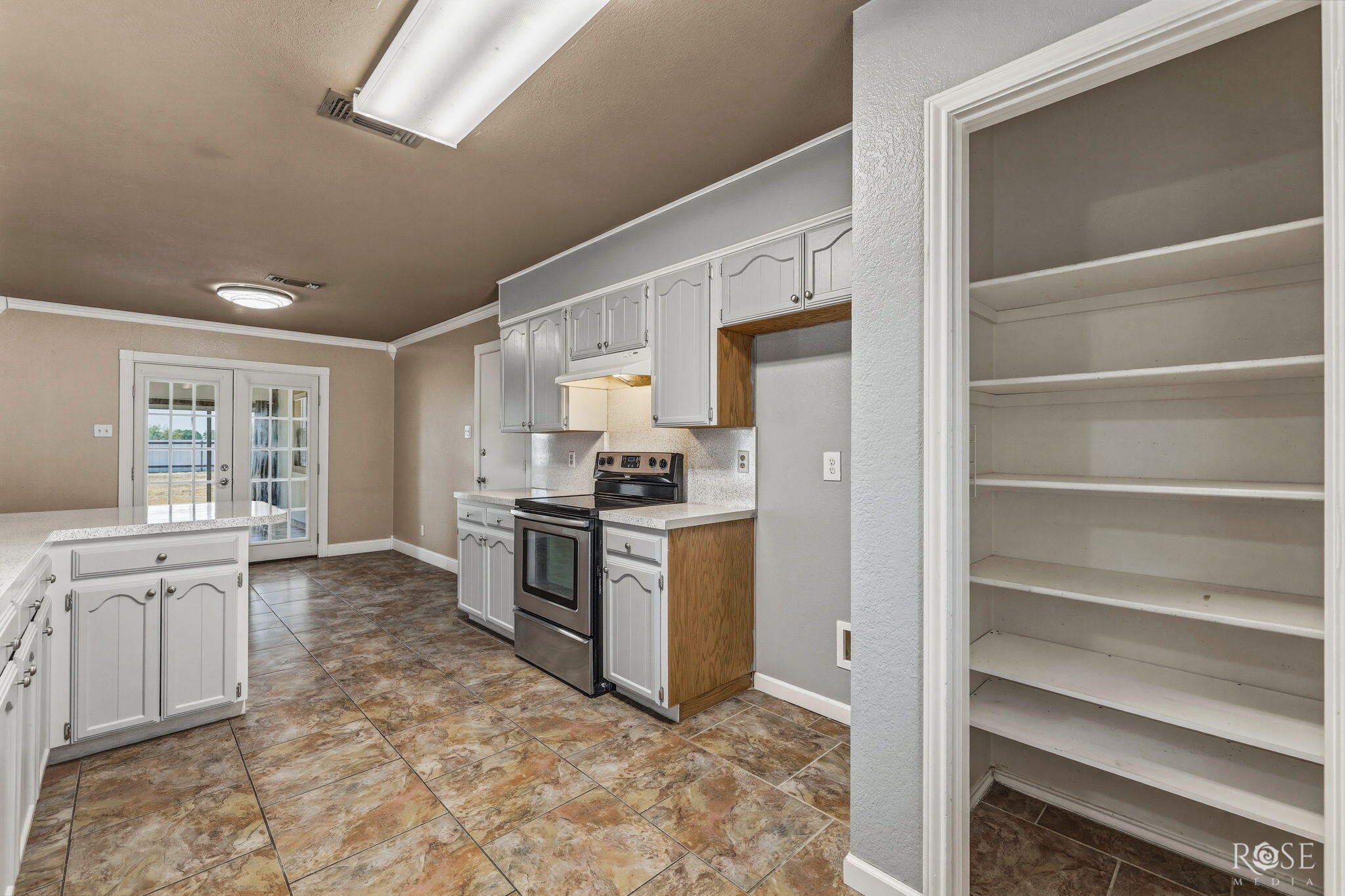 1001 Cricket Lane Property Photo 15