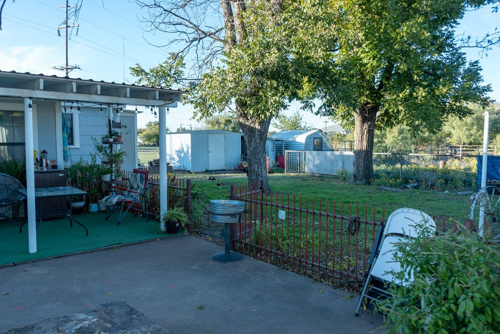 111 S Hickory Street Property Photo 14