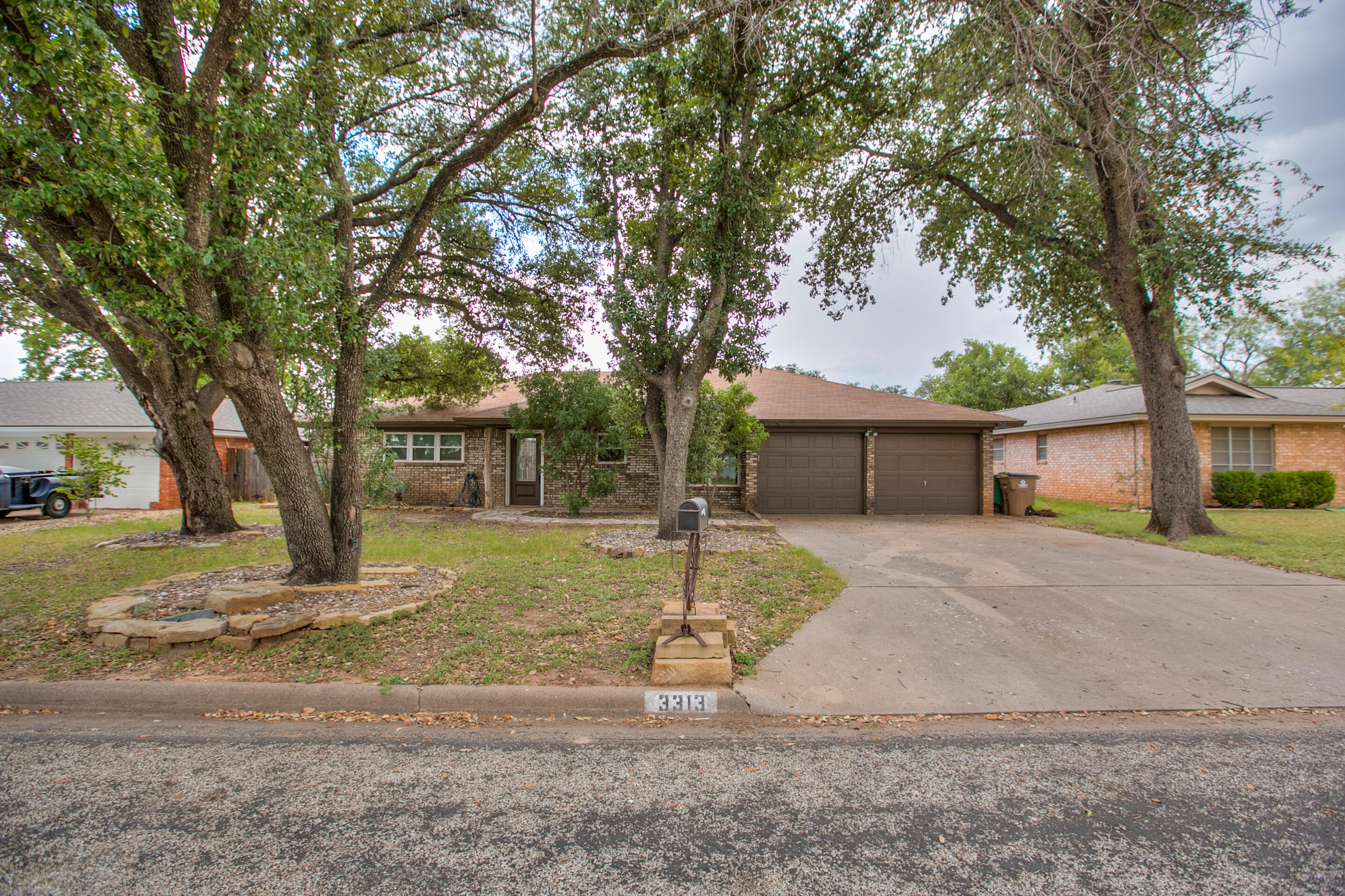 3313 Chatterton Drive Property Photo 1