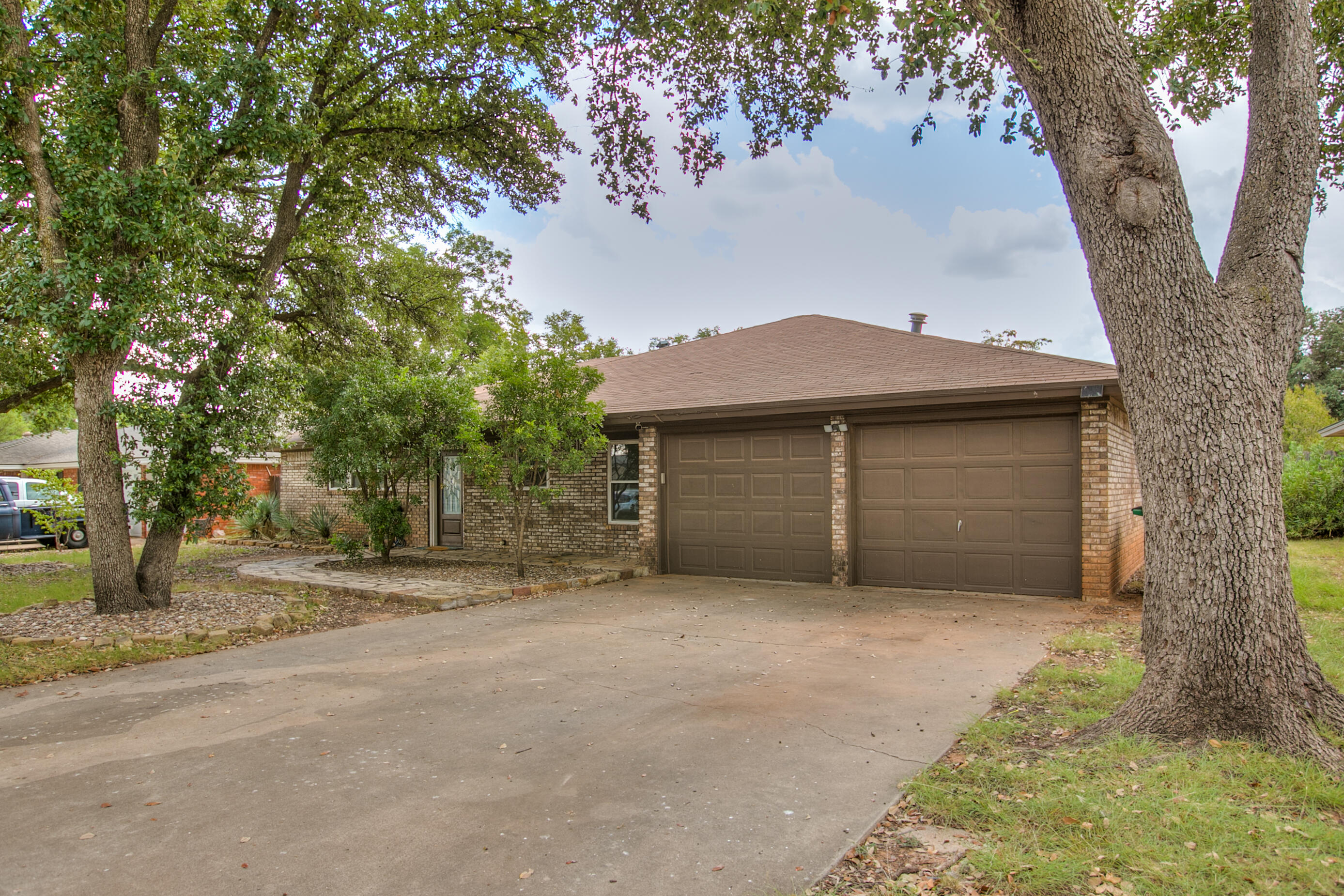 3313 Chatterton Drive Property Photo 4