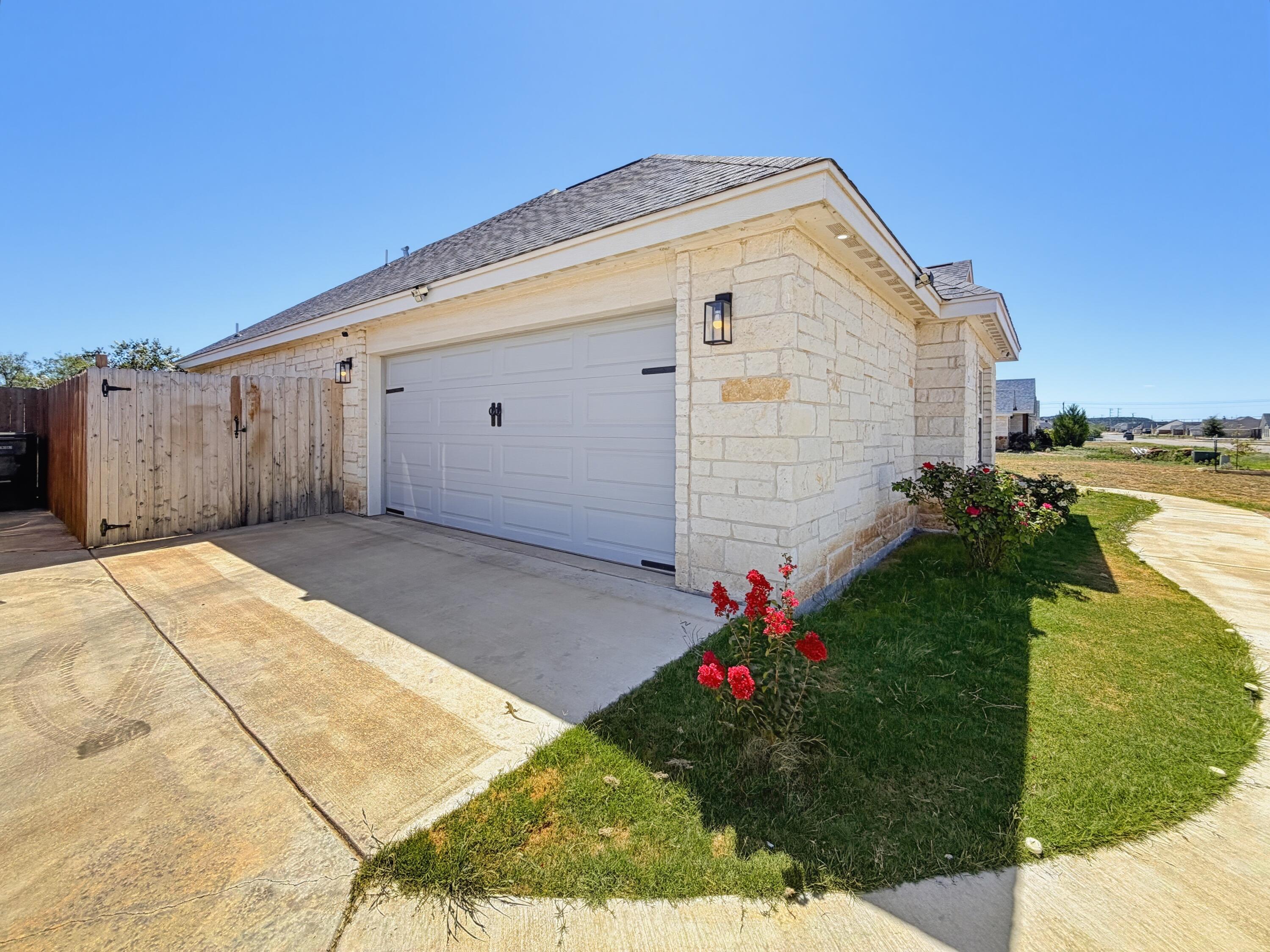 5429 Grey Wolf Lane Property Photo 5