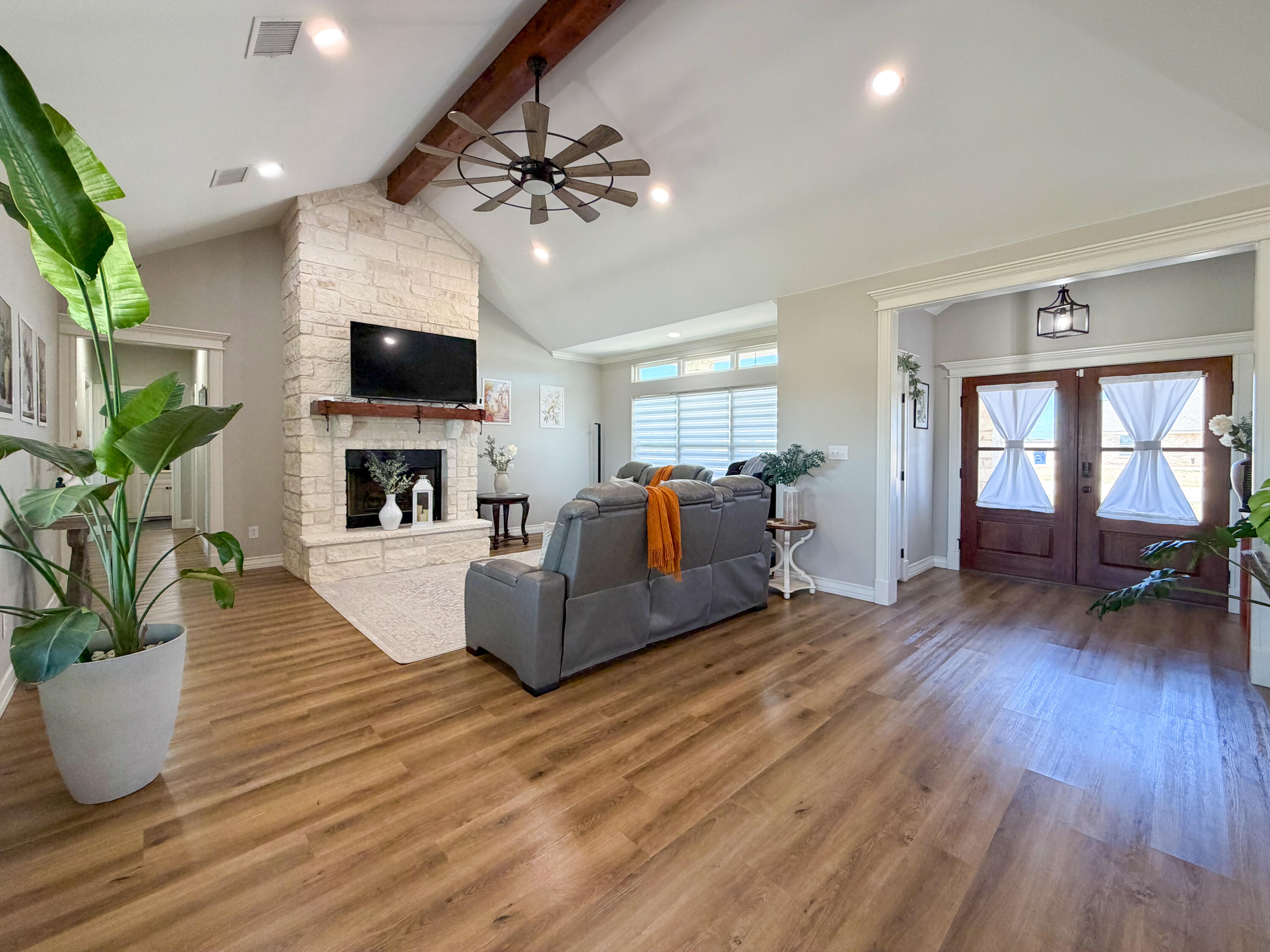 5429 Grey Wolf Lane Property Photo 6