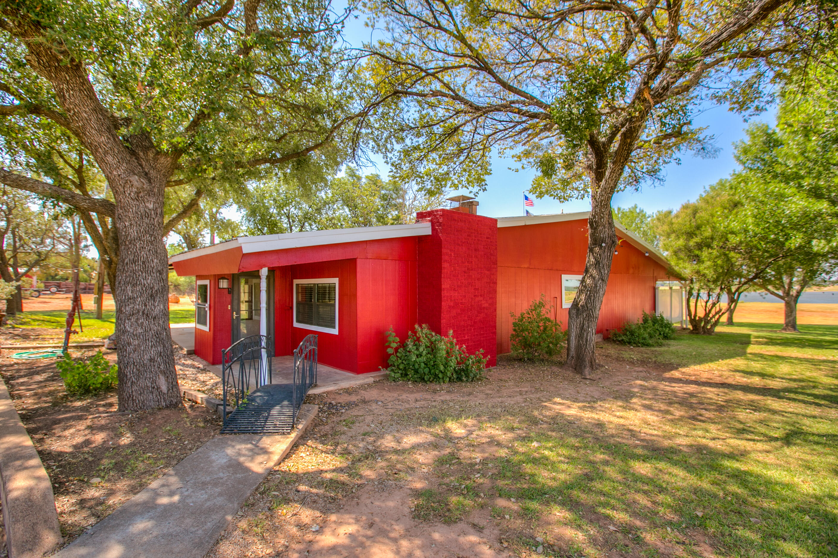 836 Lake Dam Road Property Photo 3