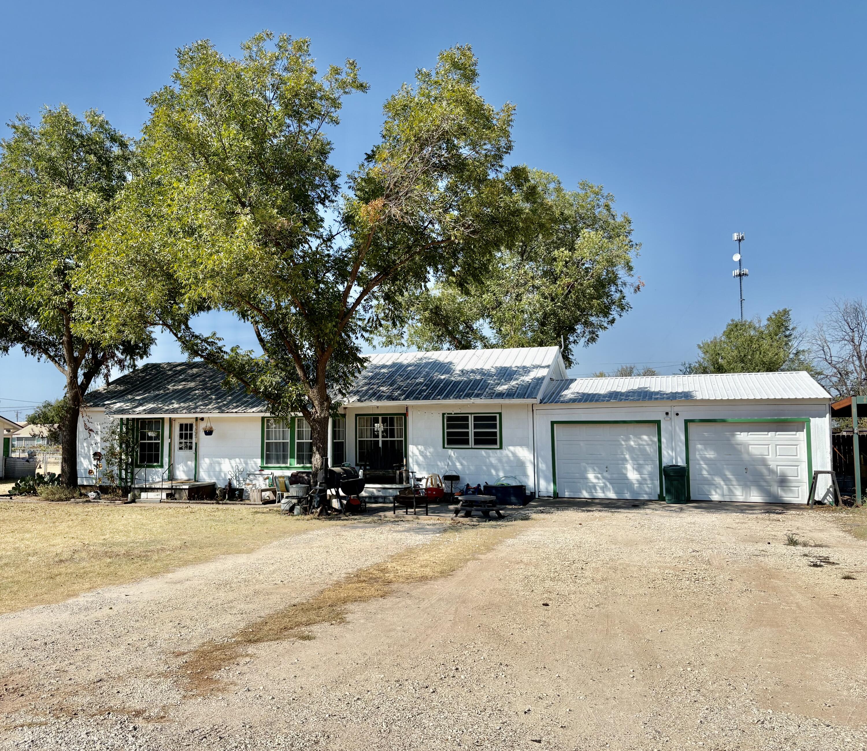 1205 W 12th Street Property Photo 1