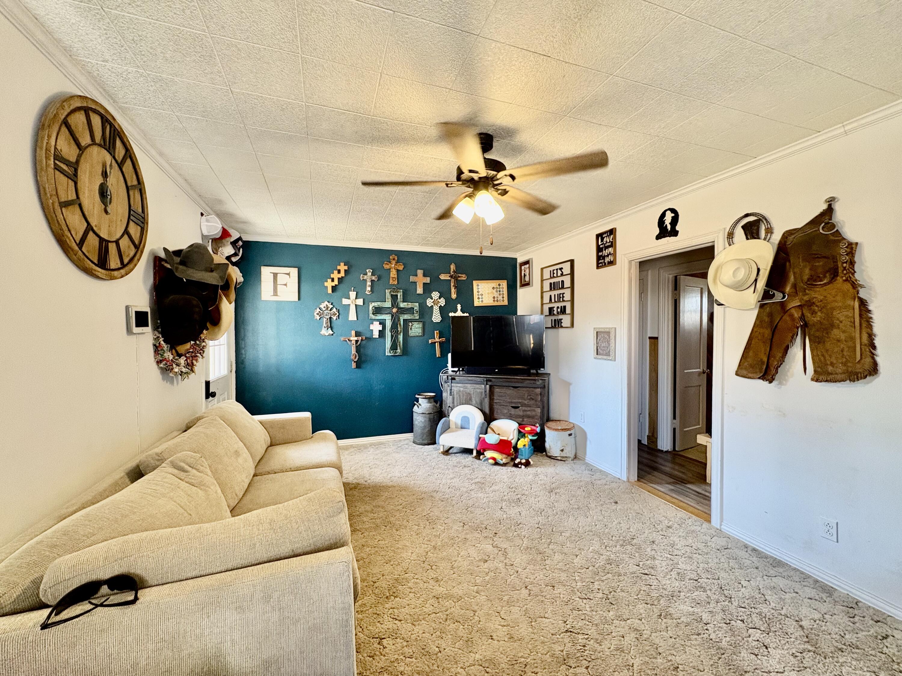 1205 W 12th Street Property Photo 4