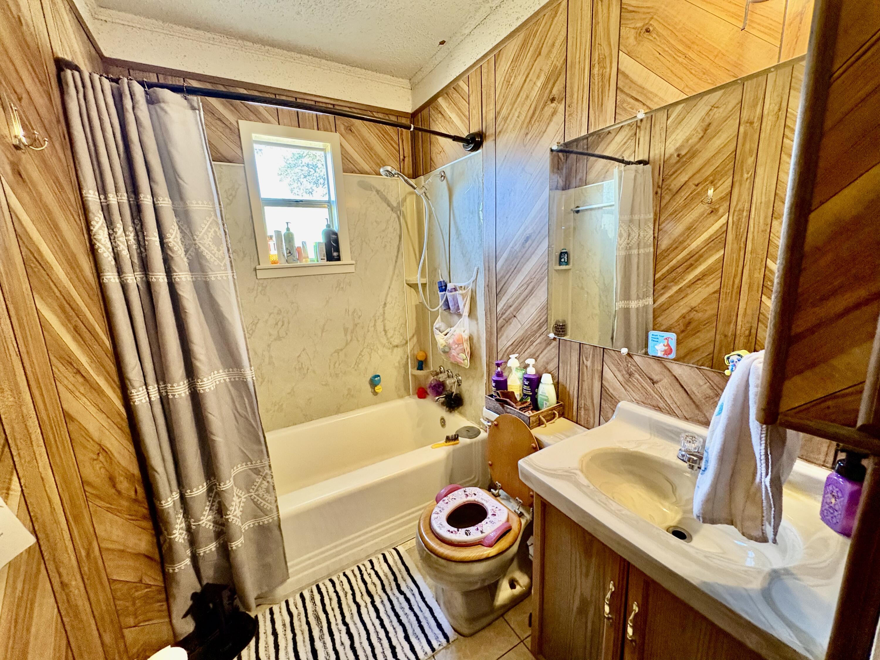 1205 W 12th Street Property Photo 13