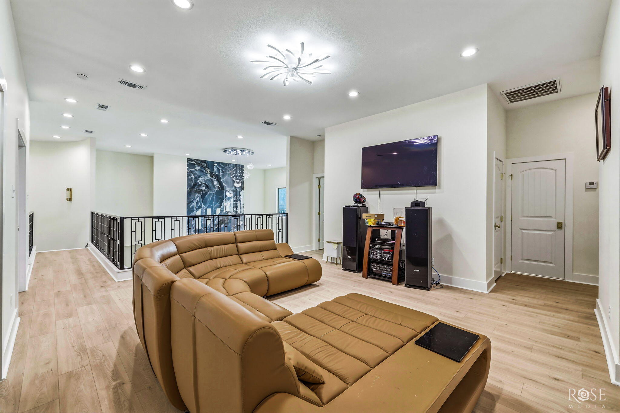 905 Ashford Drive Property Photo 18