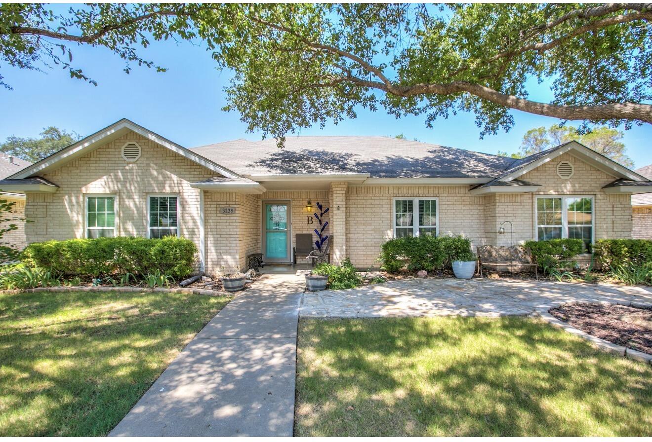3238 Forest Hill Drive Property Photo 1