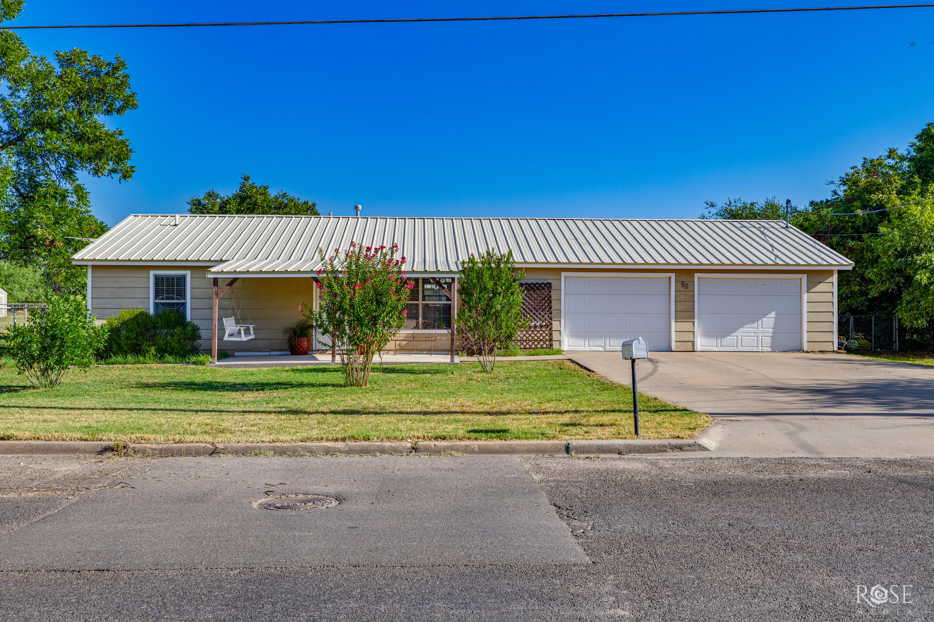 52 E 37th Street Property Photo 1