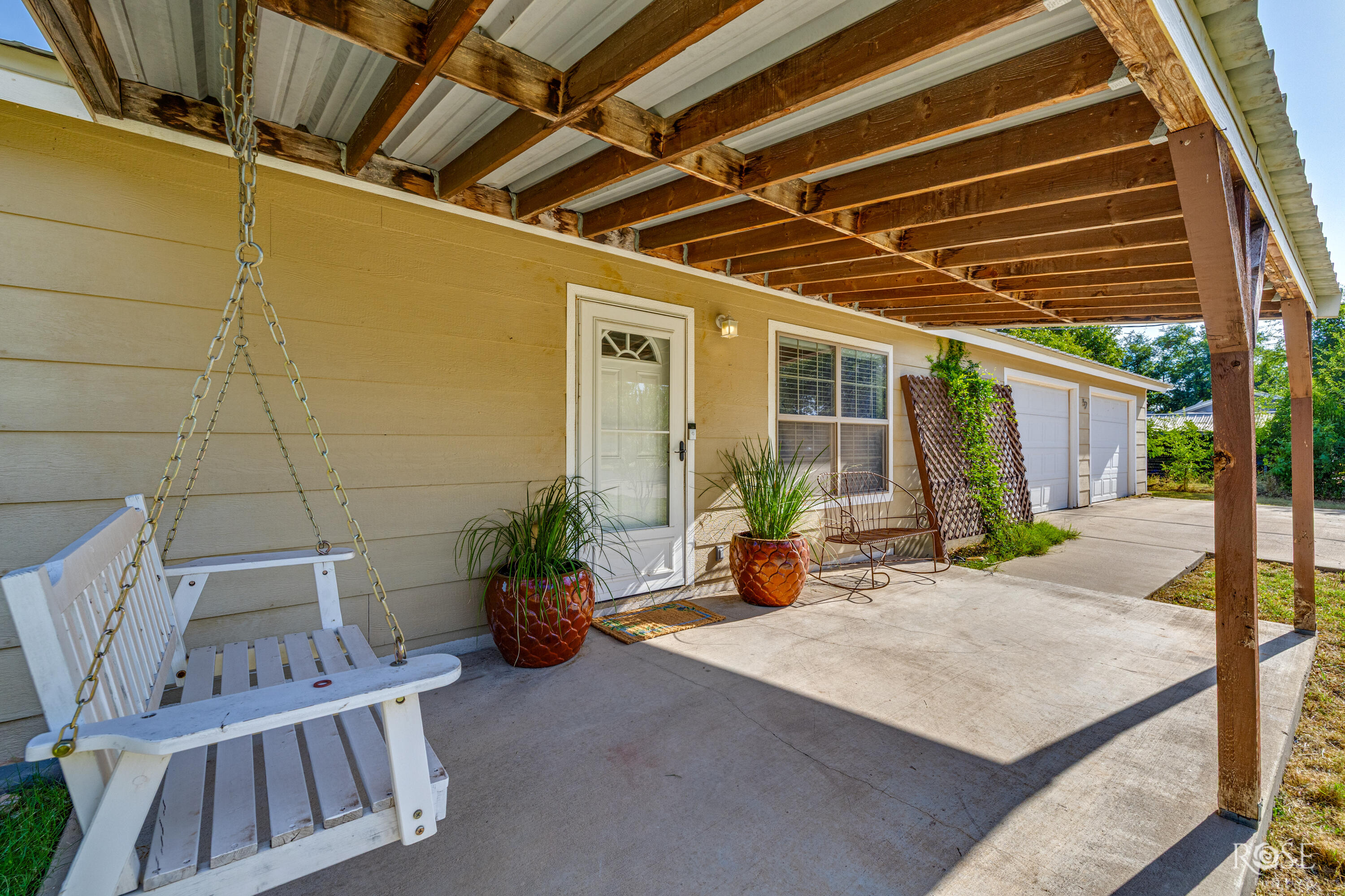 52 E 37th Street Property Photo 4