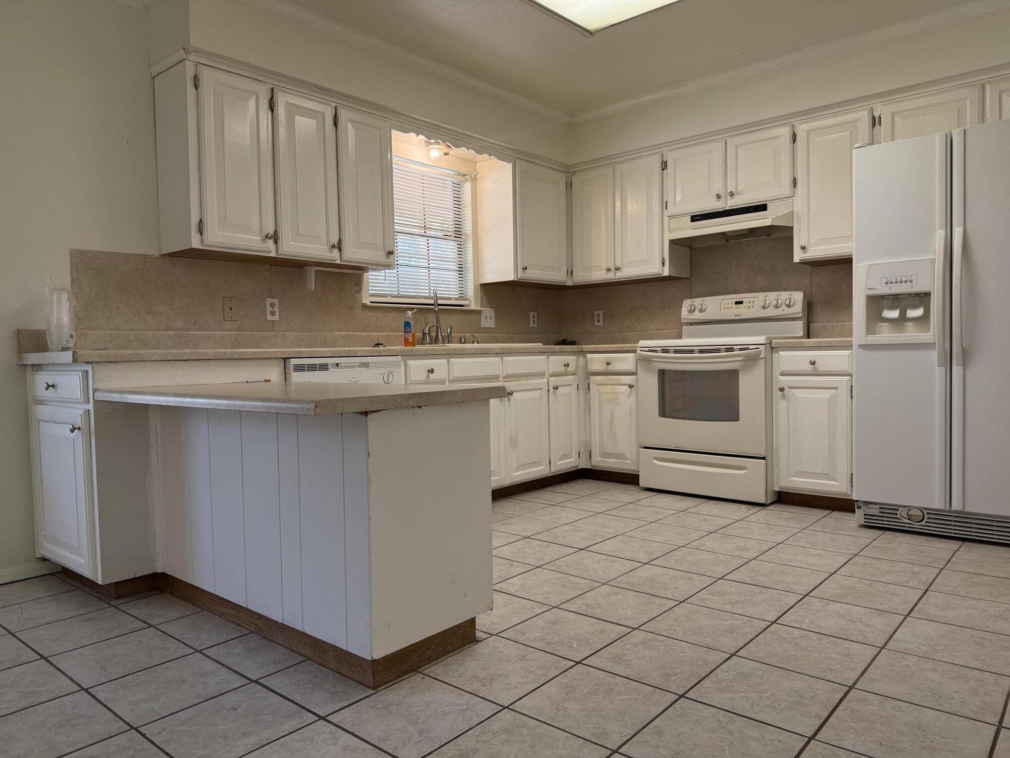 1622 Idaho Avenue Property Photo 2