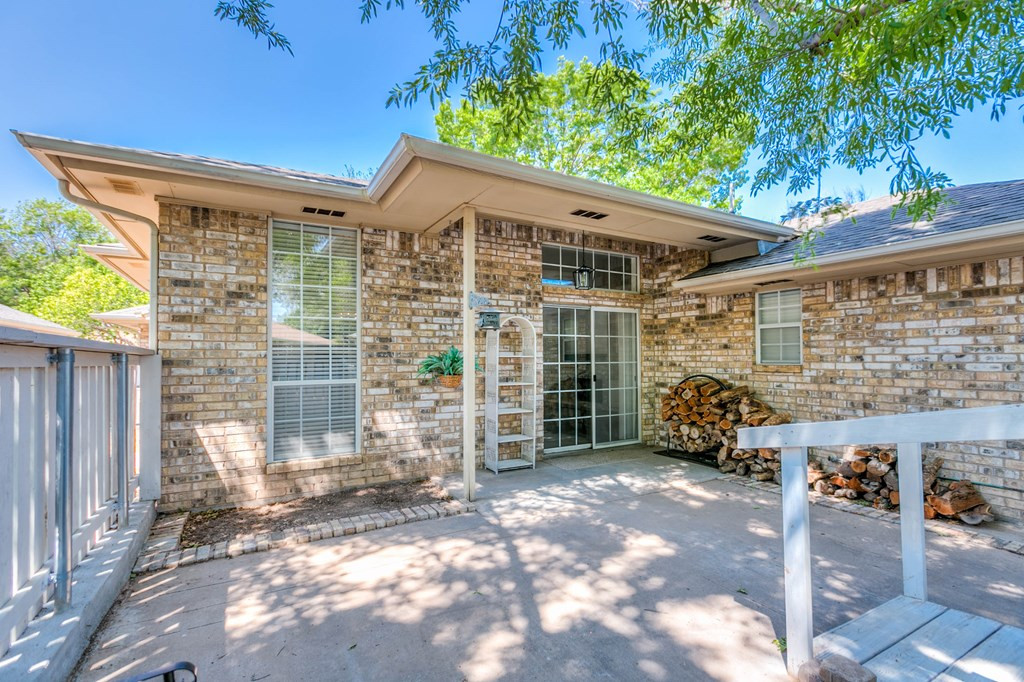 2058 Putter Drive Property Photo 18