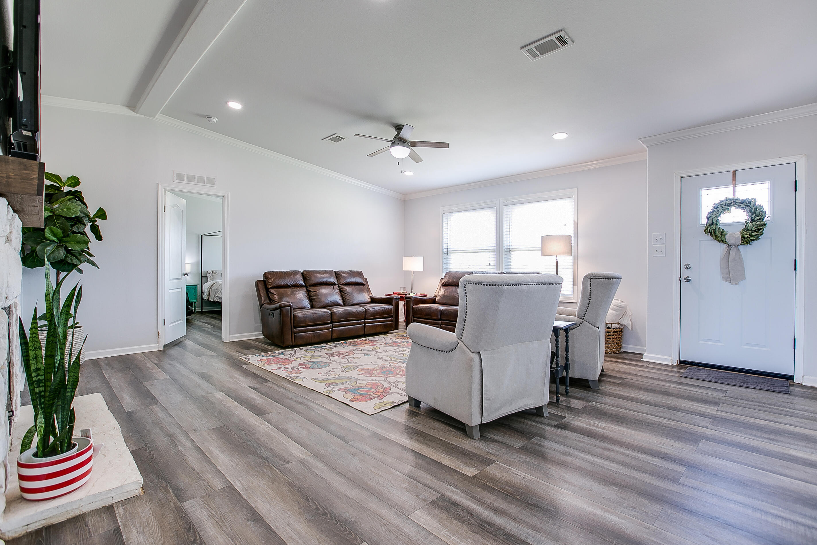 281 2884 Property Photo 2