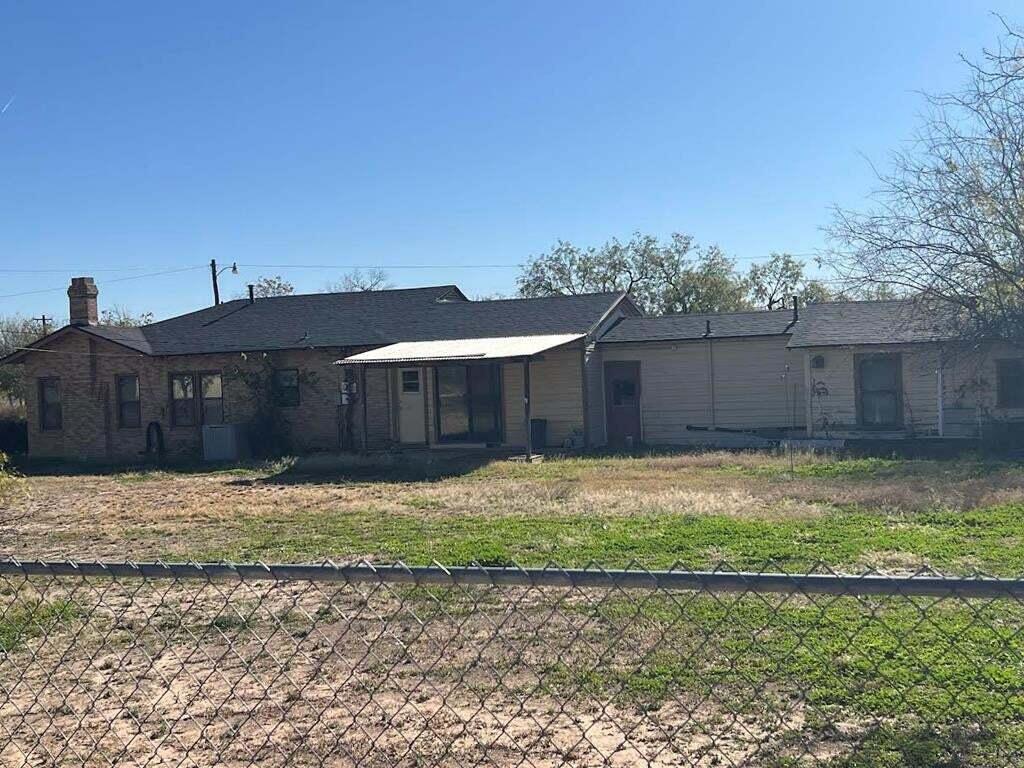 2502 North Street Property Photo 6