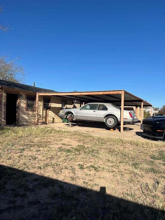 2502 North Street Property Photo 8