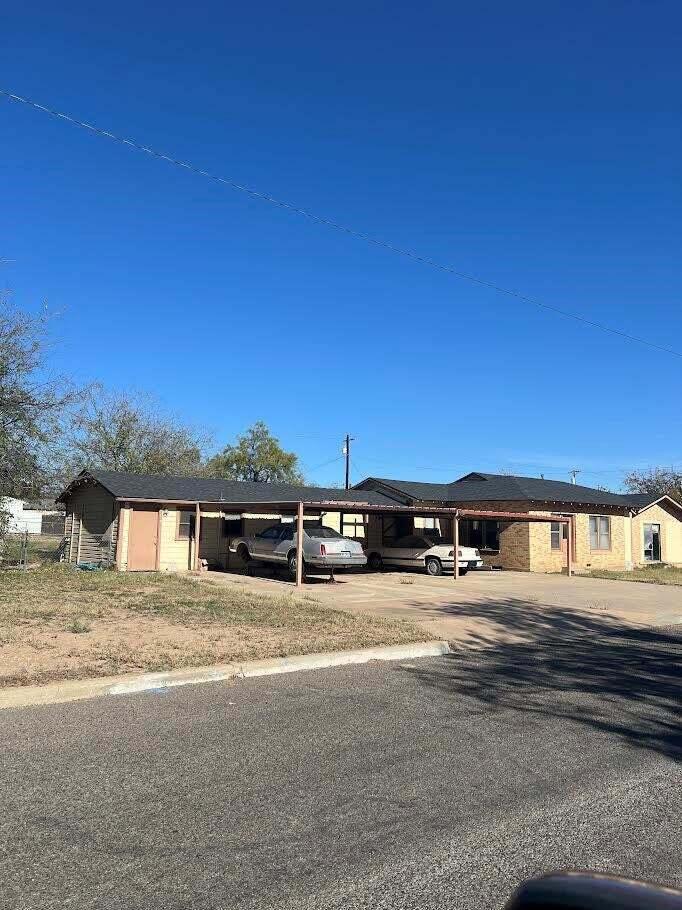 2502 North Street Property Photo 12