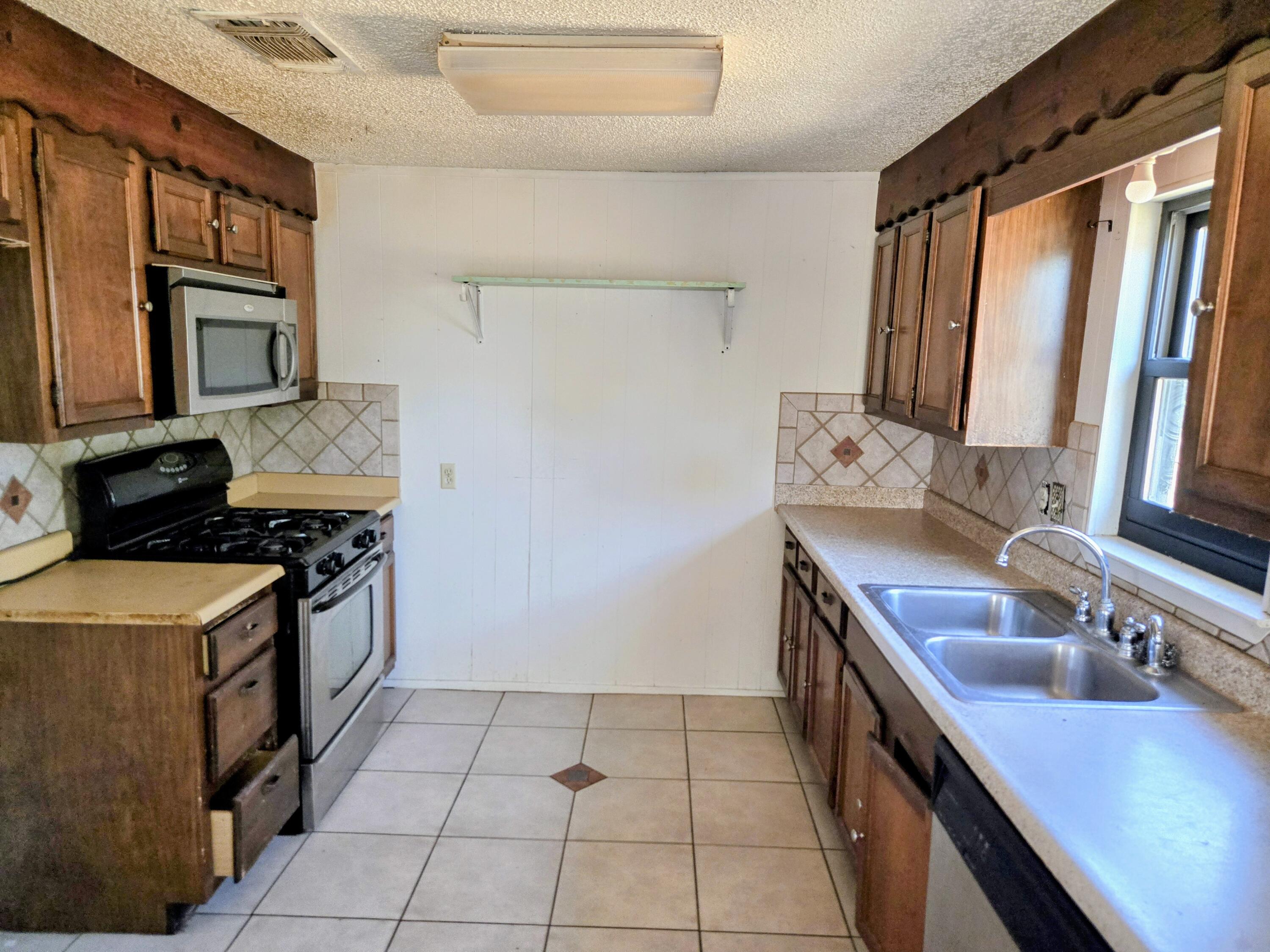 1111 Mccall Street Property Photo 4