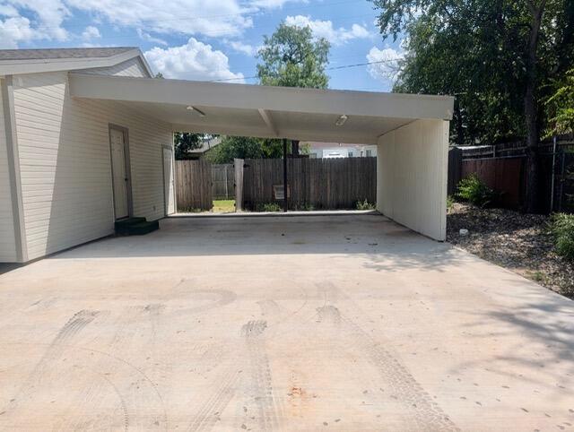 2101 W Concho Avenue Property Photo 2