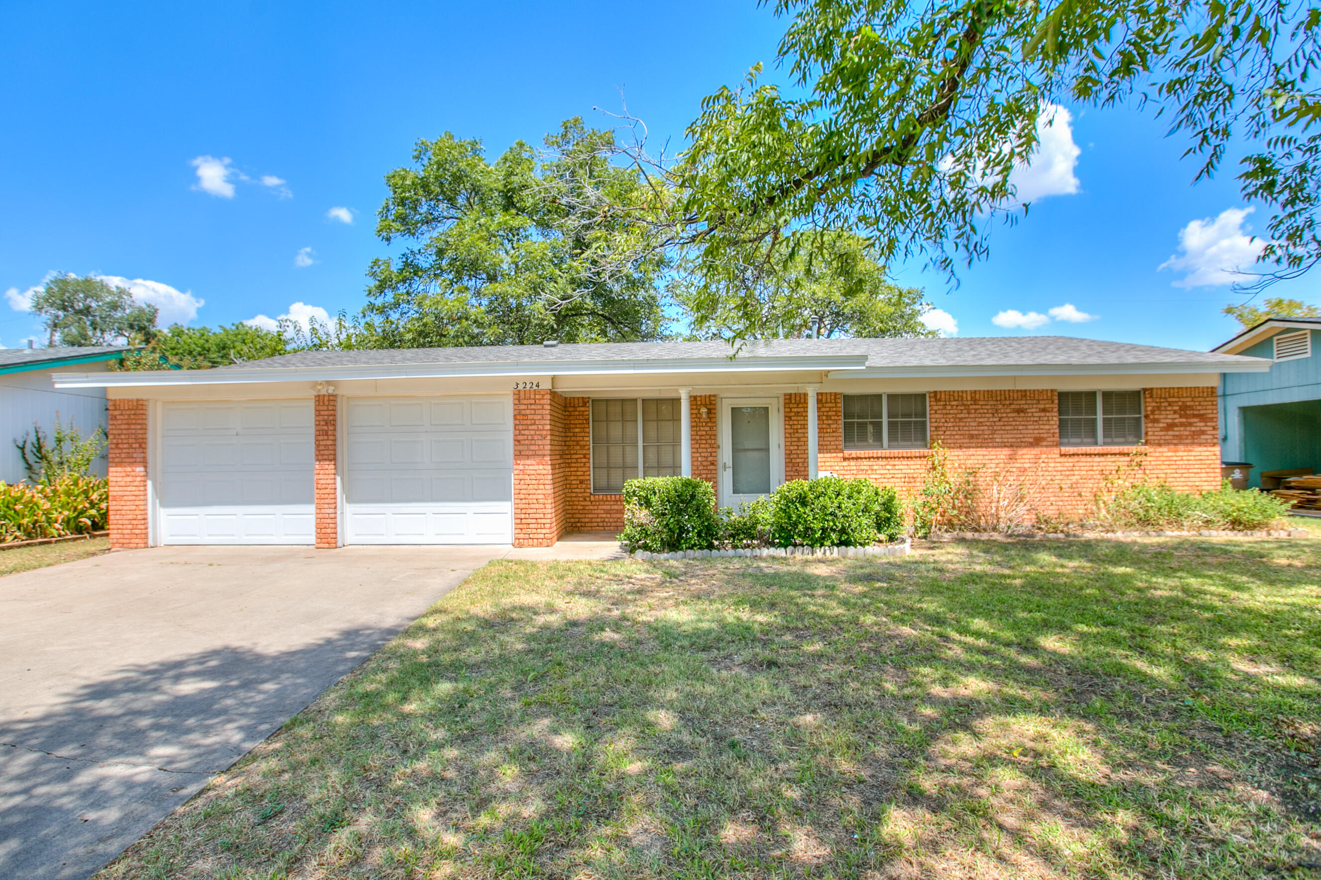 3224 Sac Avenue Property Photo 1
