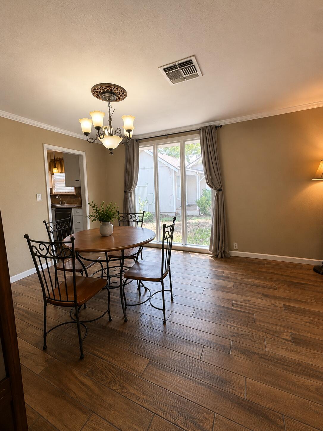 1617 W Concho Avenue Property Photo 8