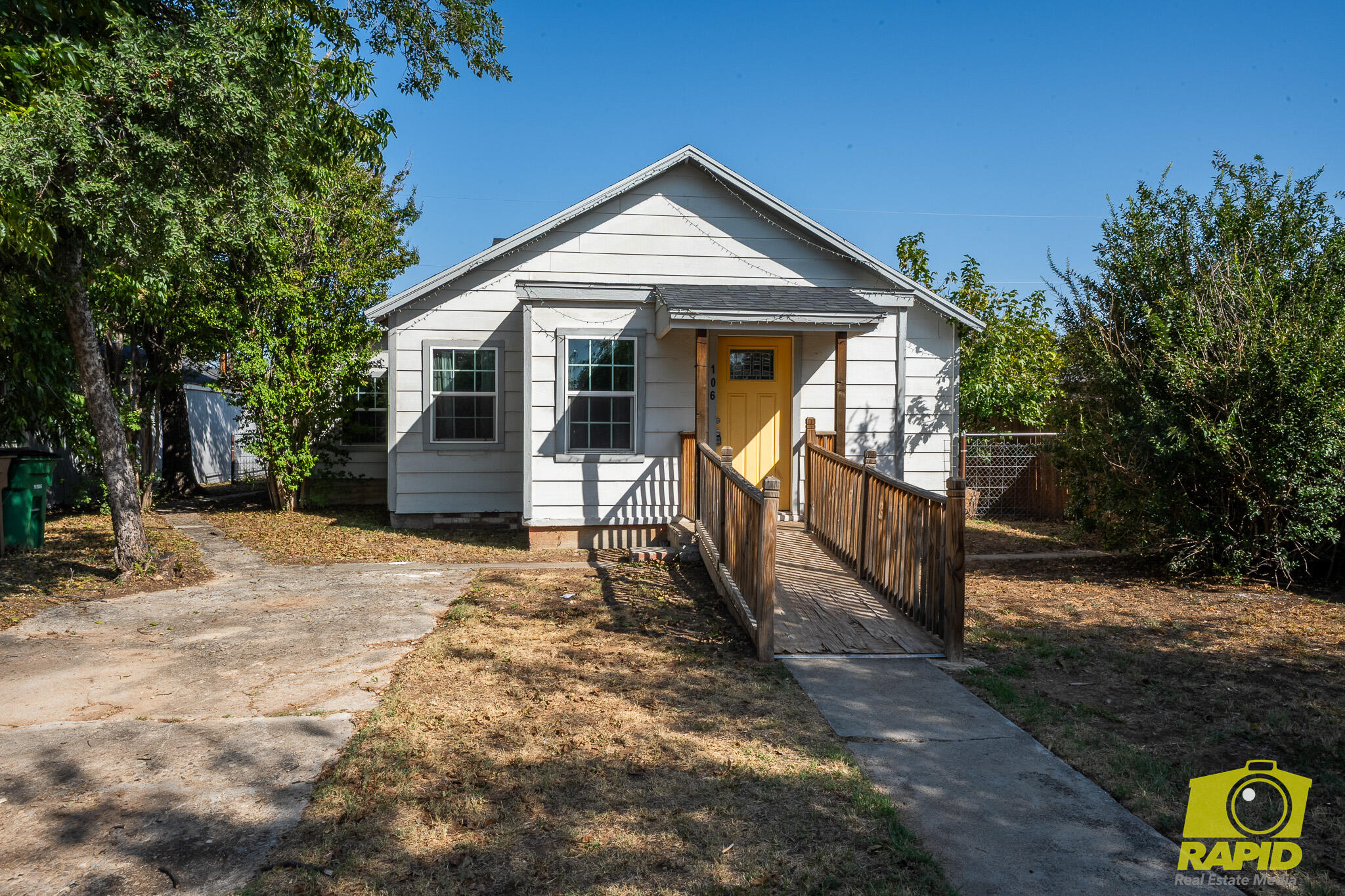 106 W 27th Street Property Photo 1