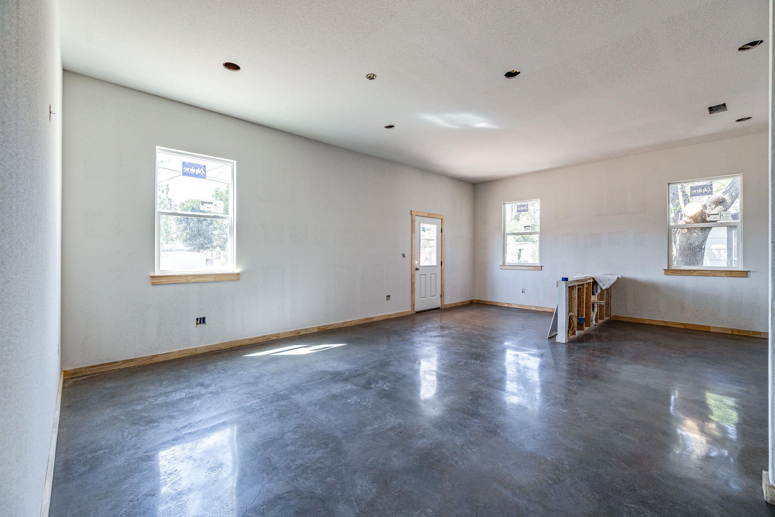 505 W Avenue V Property Photo 7