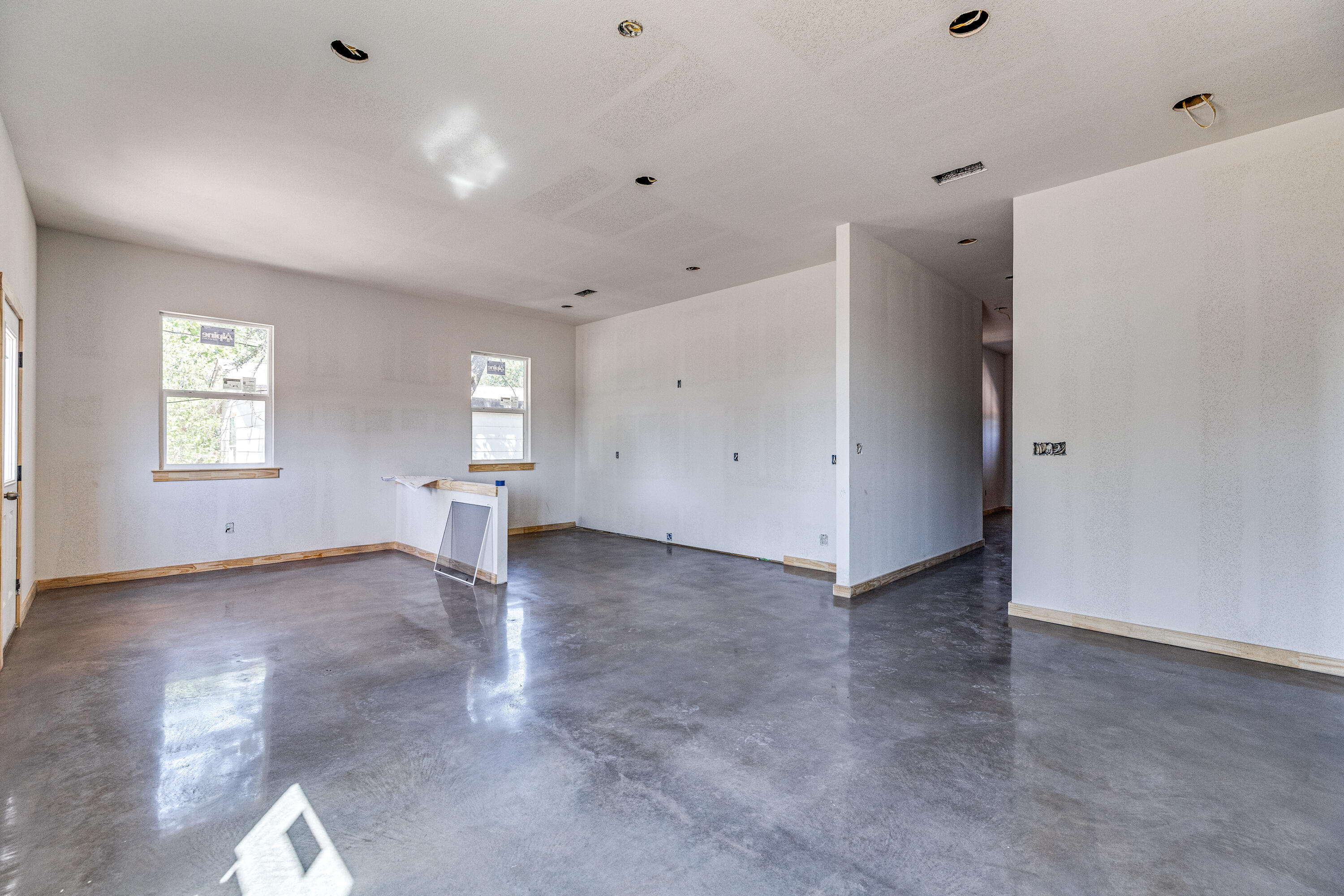 505 W Avenue V Property Photo 8