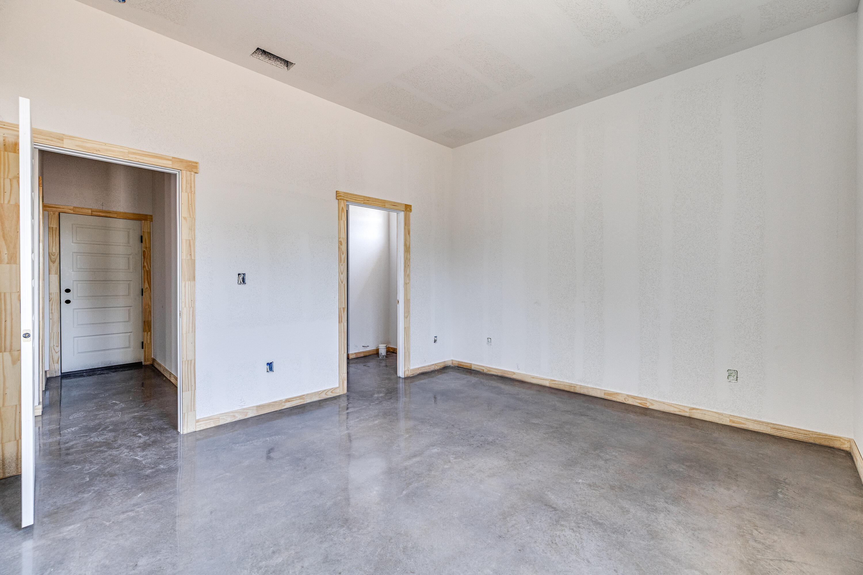 505 W Avenue V Property Photo 11