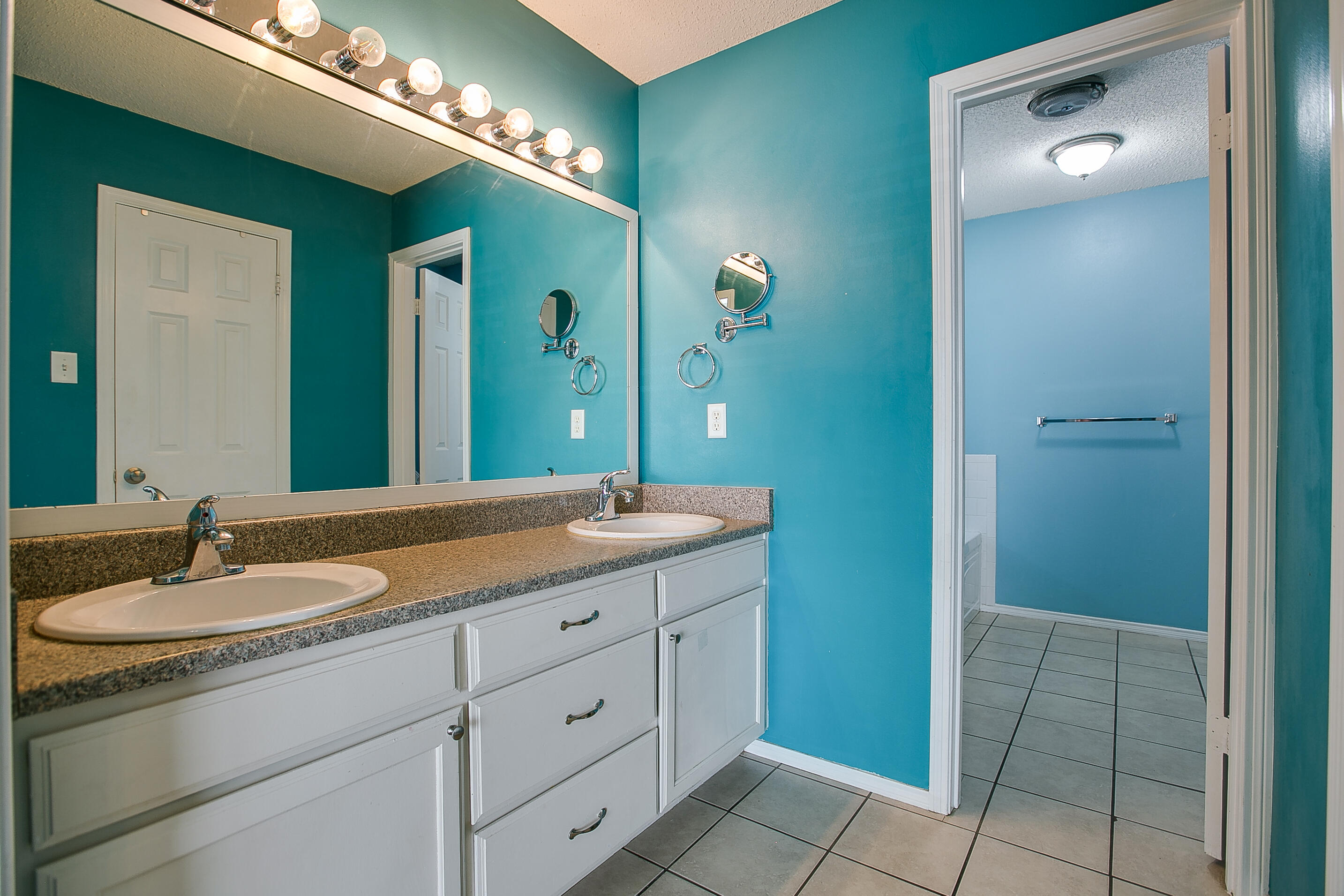 4929 Royal Oak Drive Property Photo 23