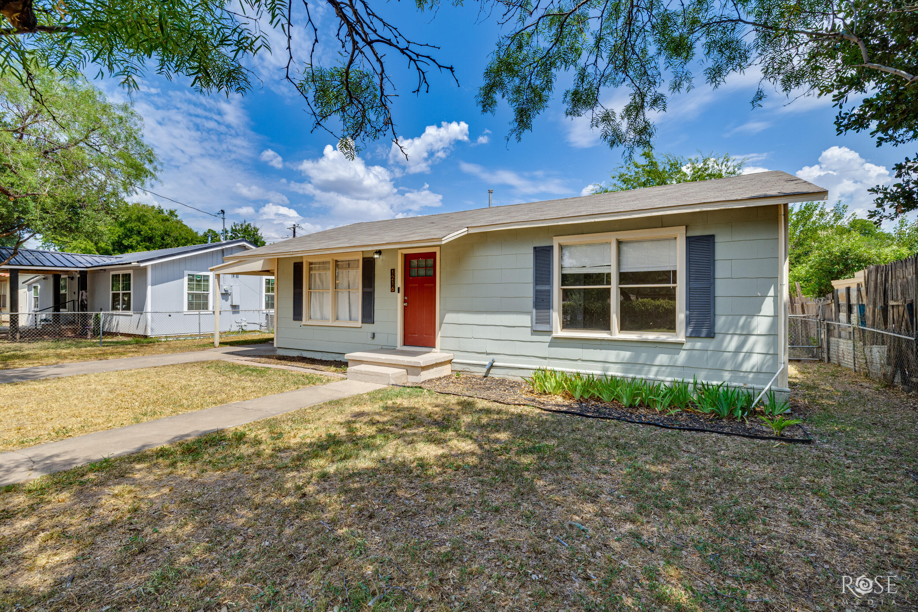 1216 Linda Lee Drive Property Photo 3